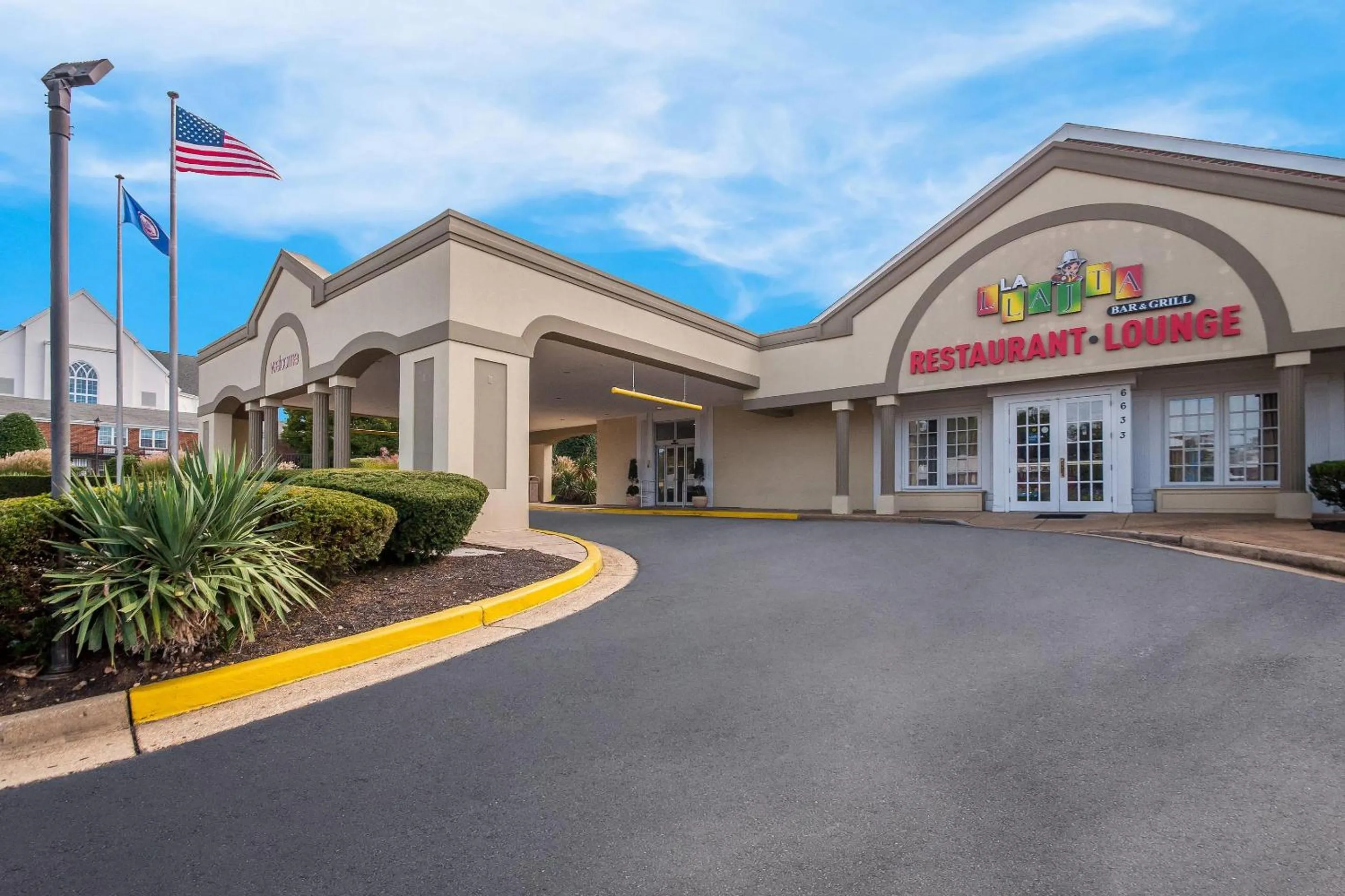 Property building in Clarion Inn Falls Church-Arlington