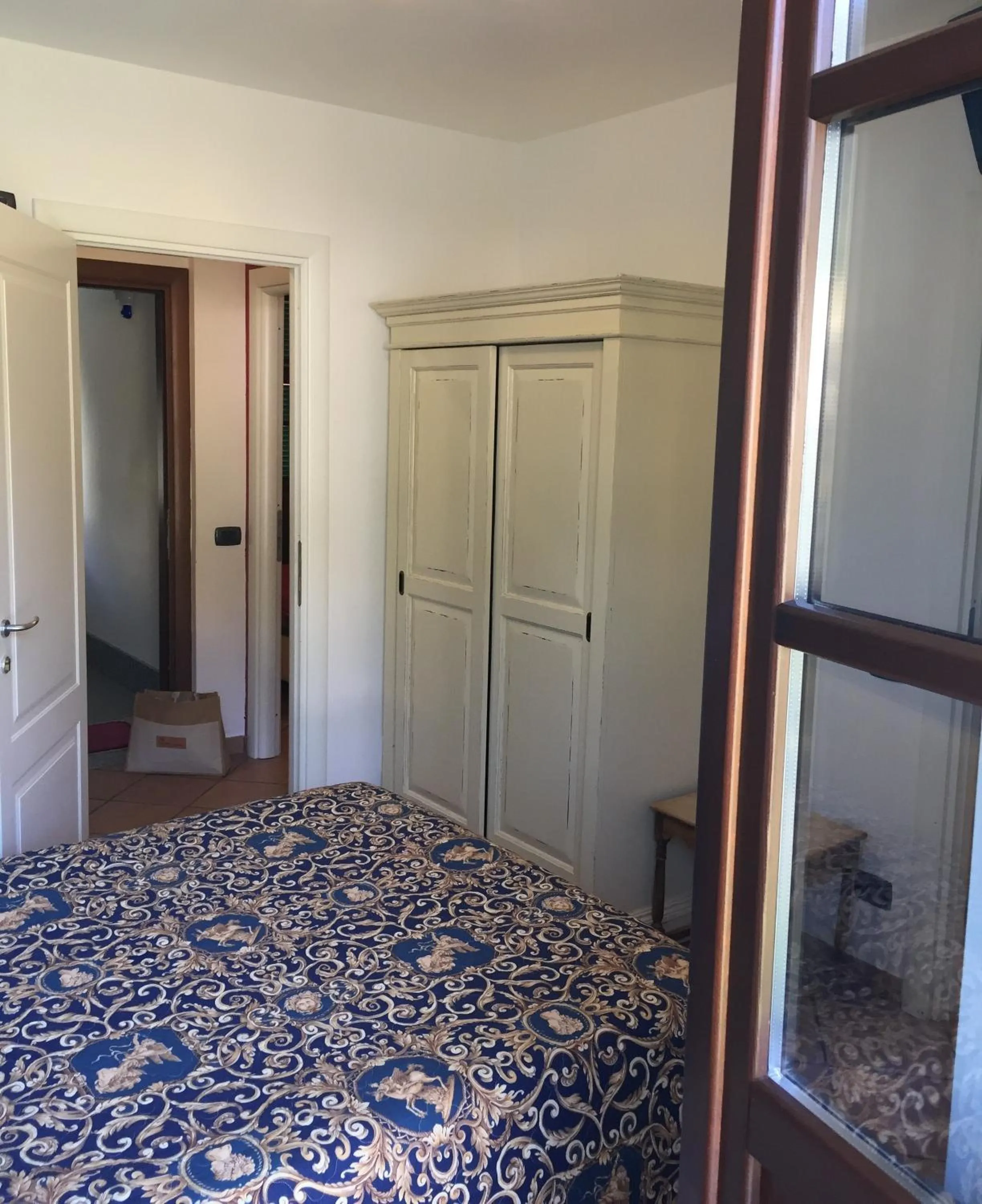 Photo of the whole room in La Posada