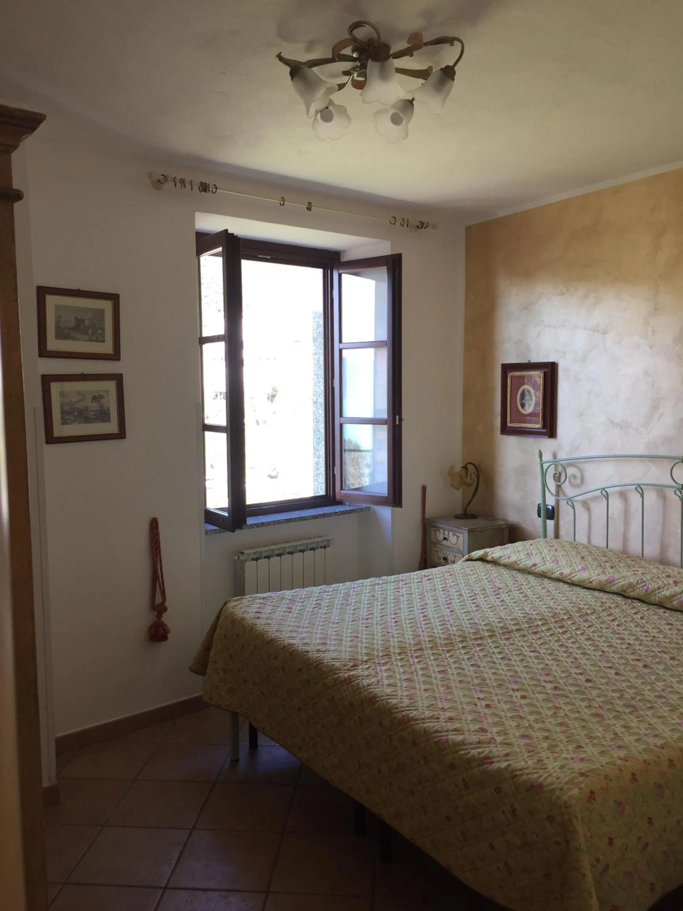 Photo of the whole room in La Posada