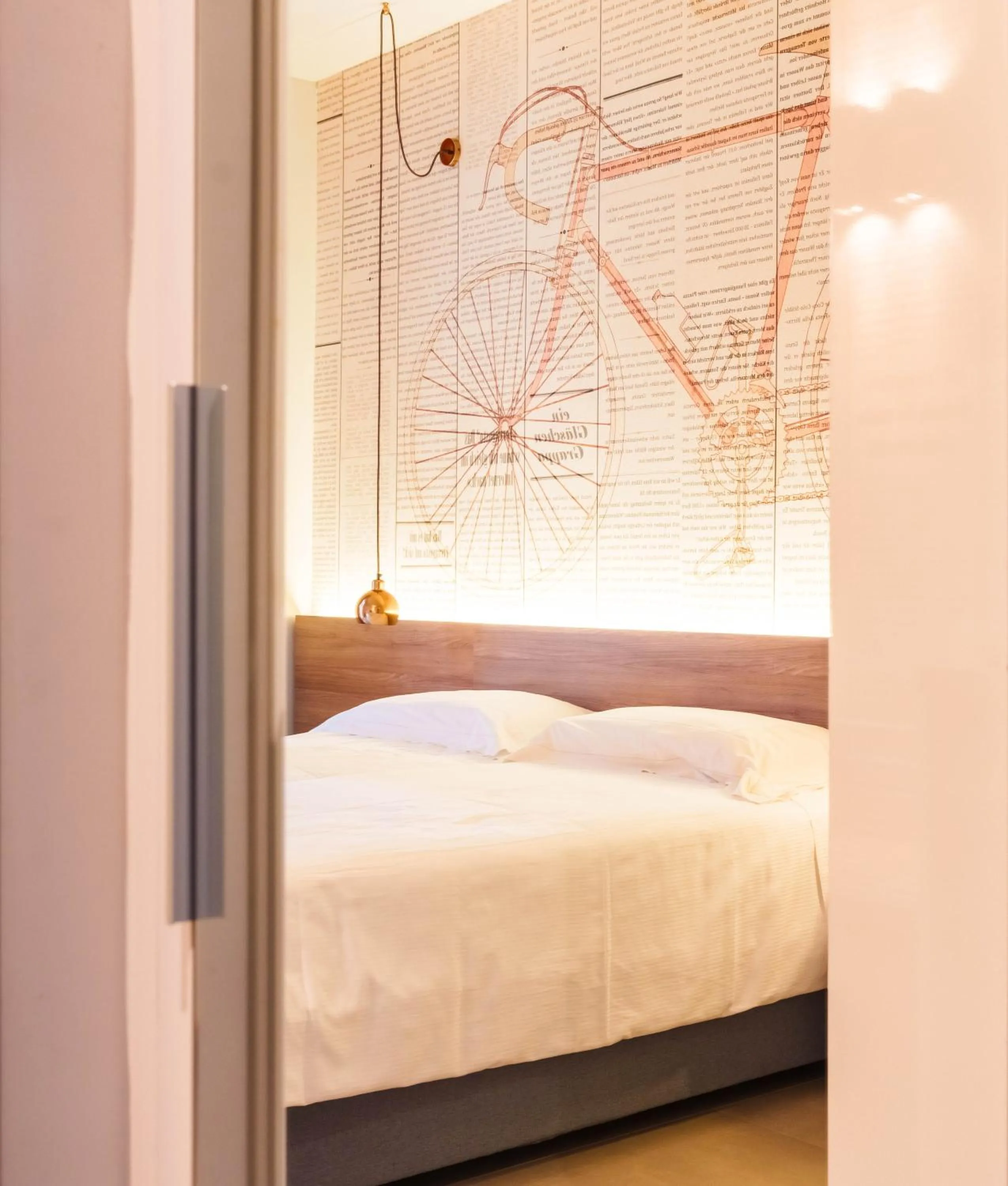 Bed in Golfo del Sole Hotel & Holiday Resort