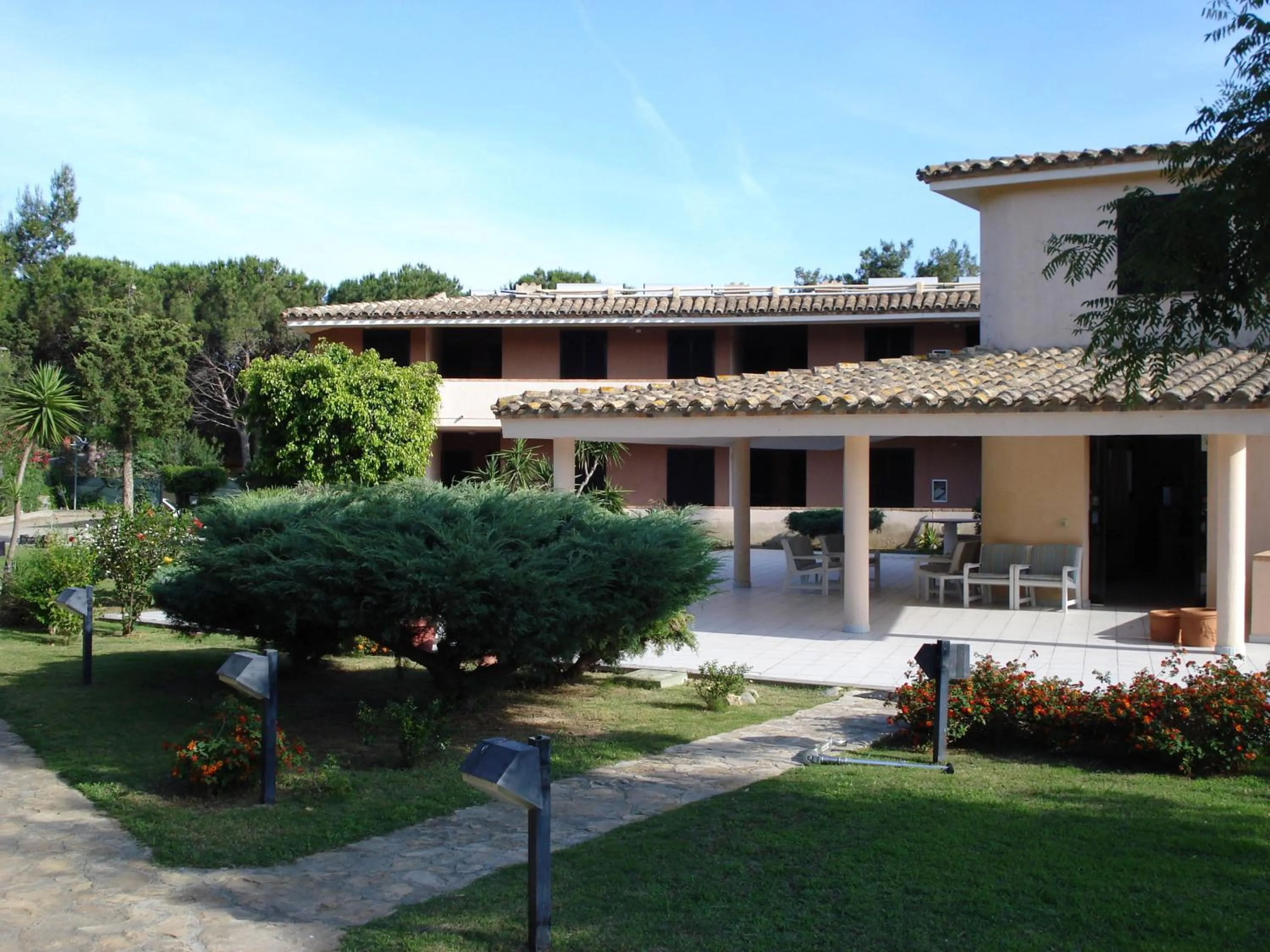 Facade/entrance in Verdemare Sardegna Uno