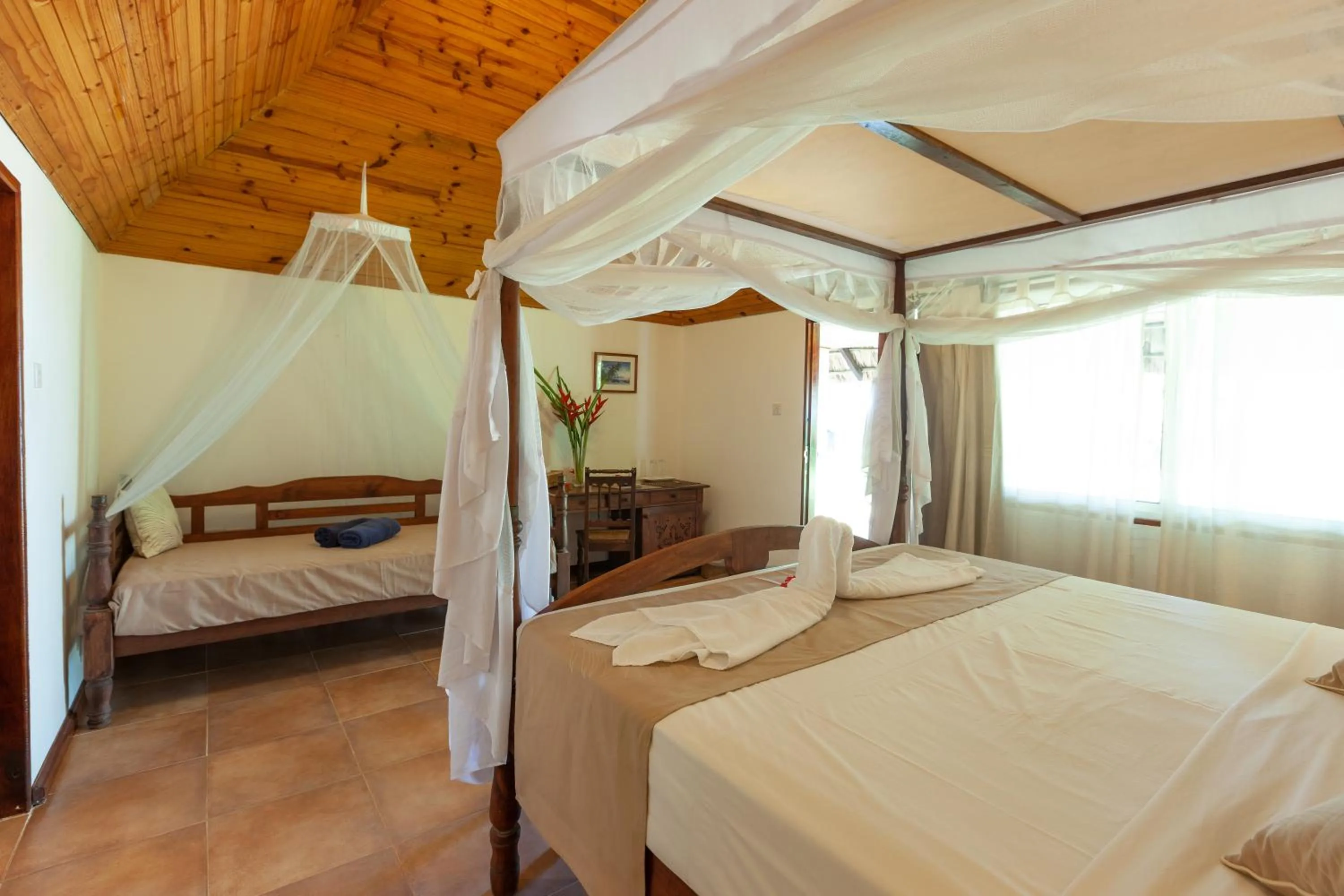 Bed in Hotel Cote d'or Lodge