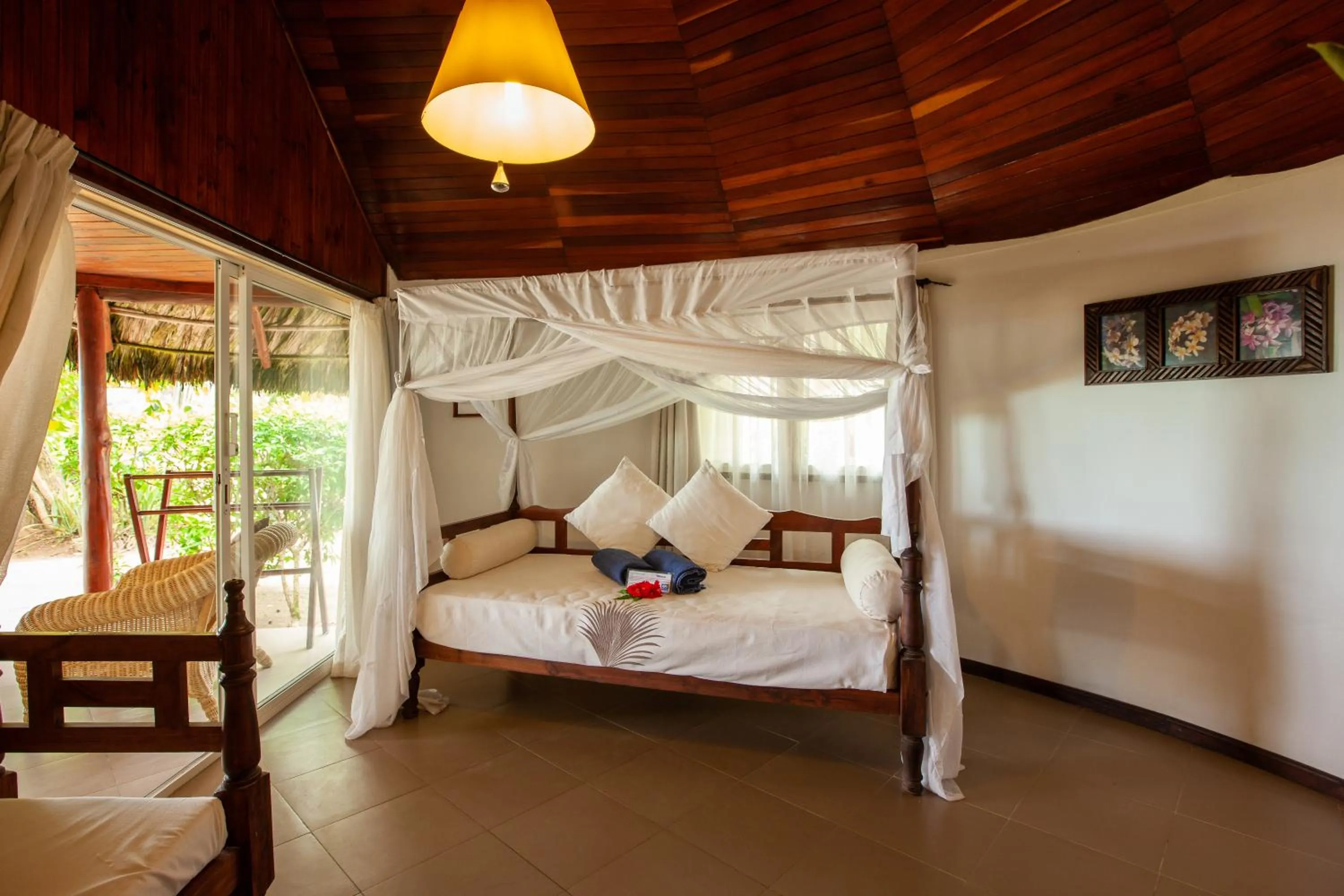 Bed in Hotel Cote d'or Lodge