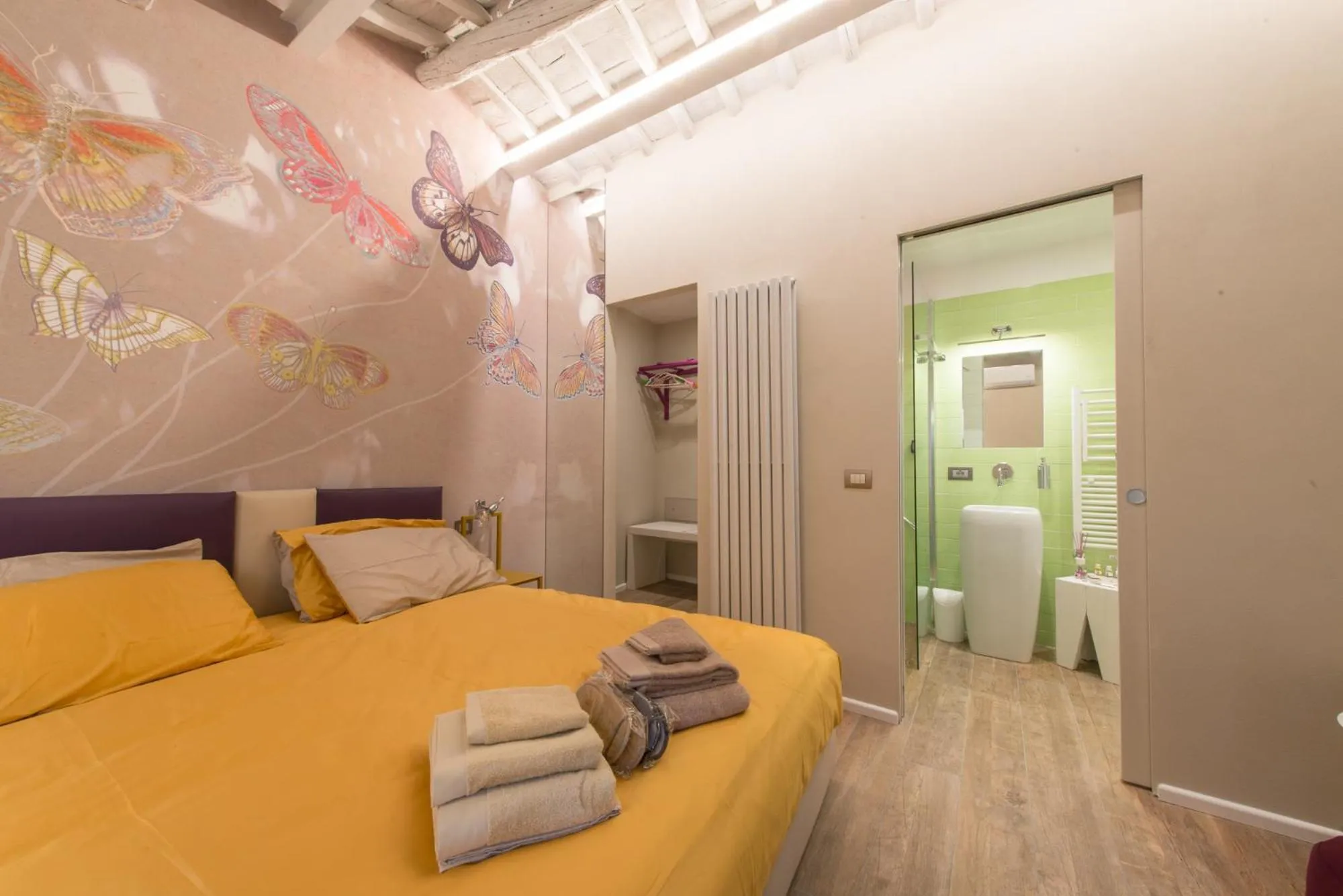 Photo of the whole room, Bed in Fonte Gaia Experience