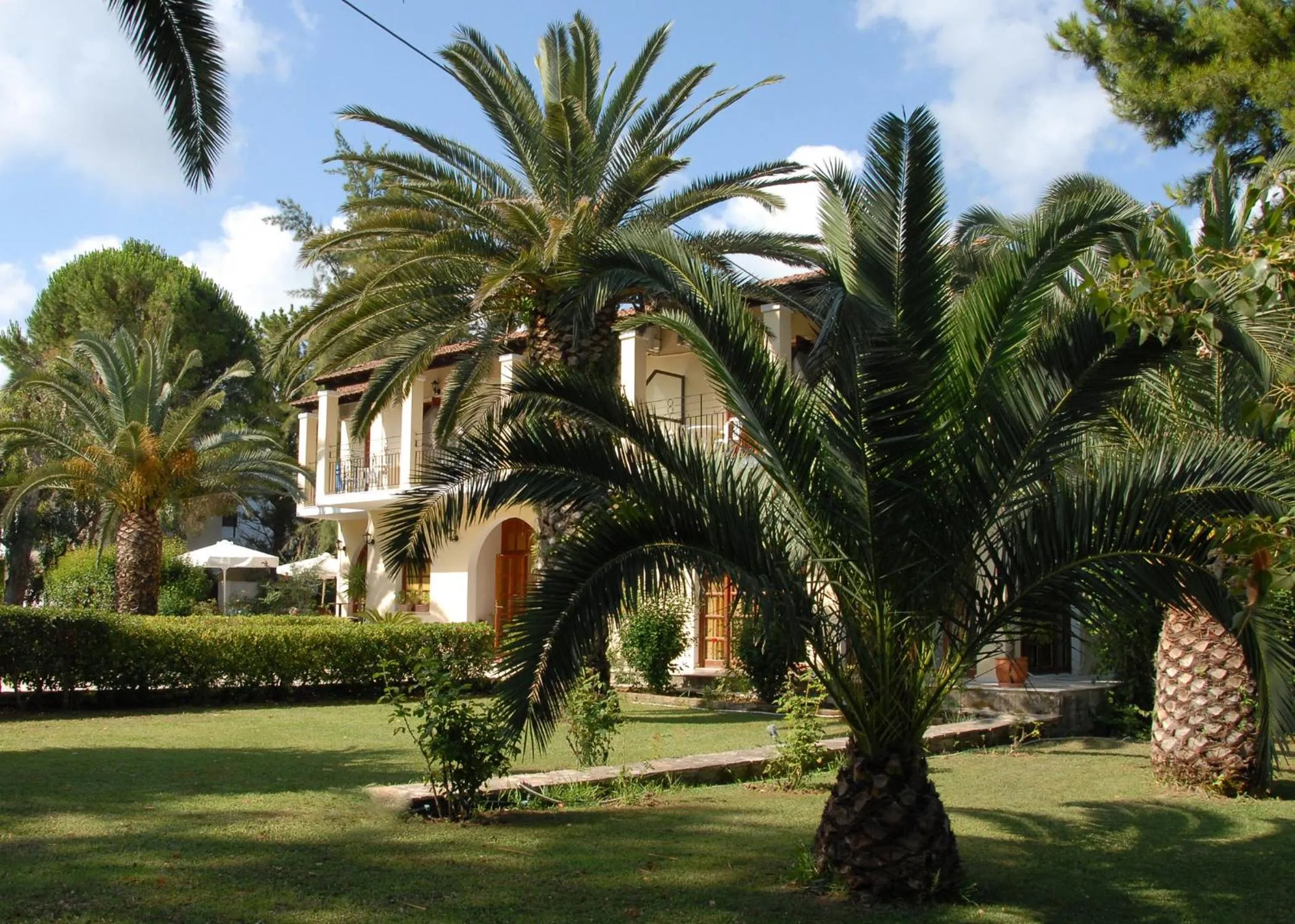 Facade/entrance in Hotel Milton