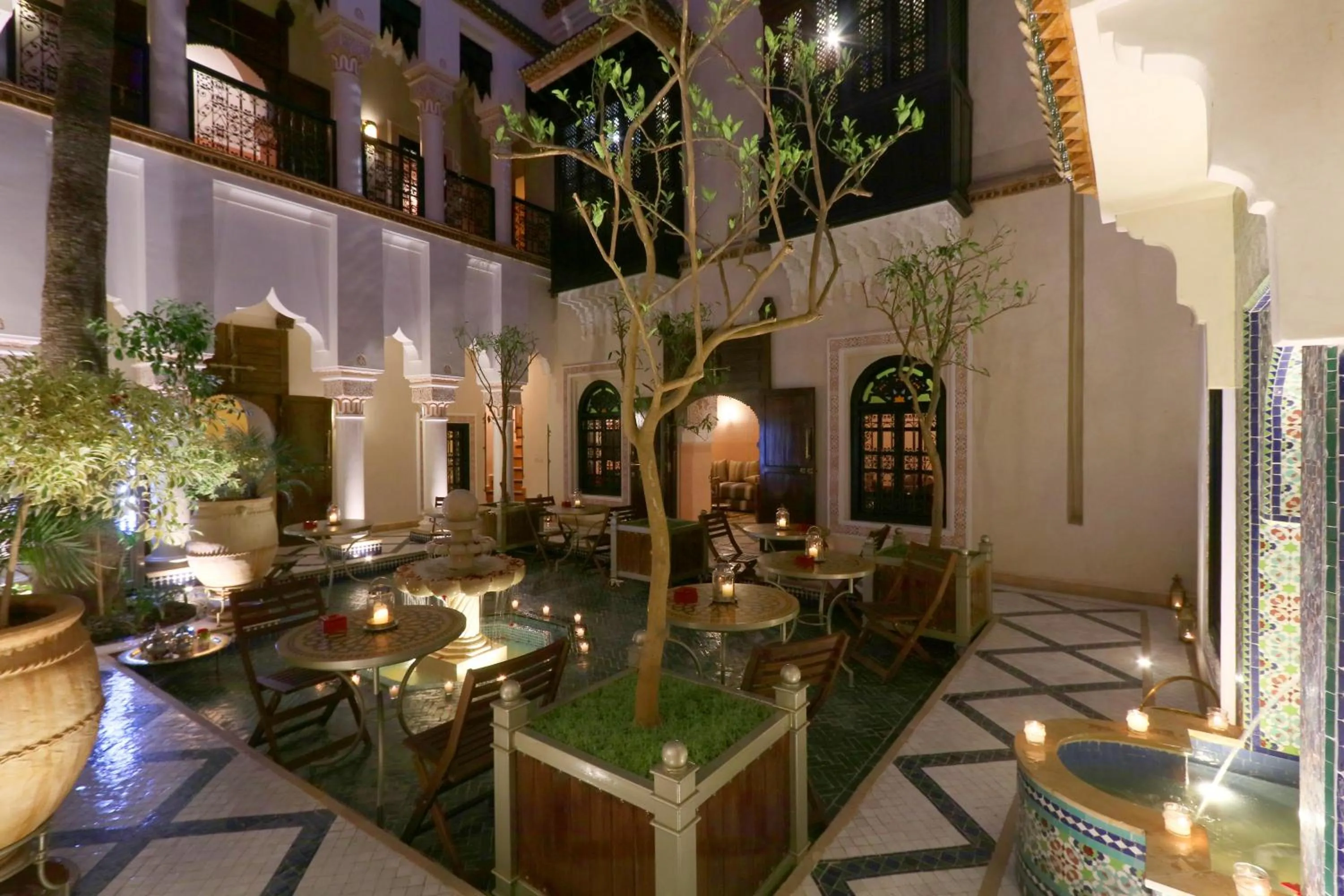Restaurant/places to eat in Riad Omara al Kasbah