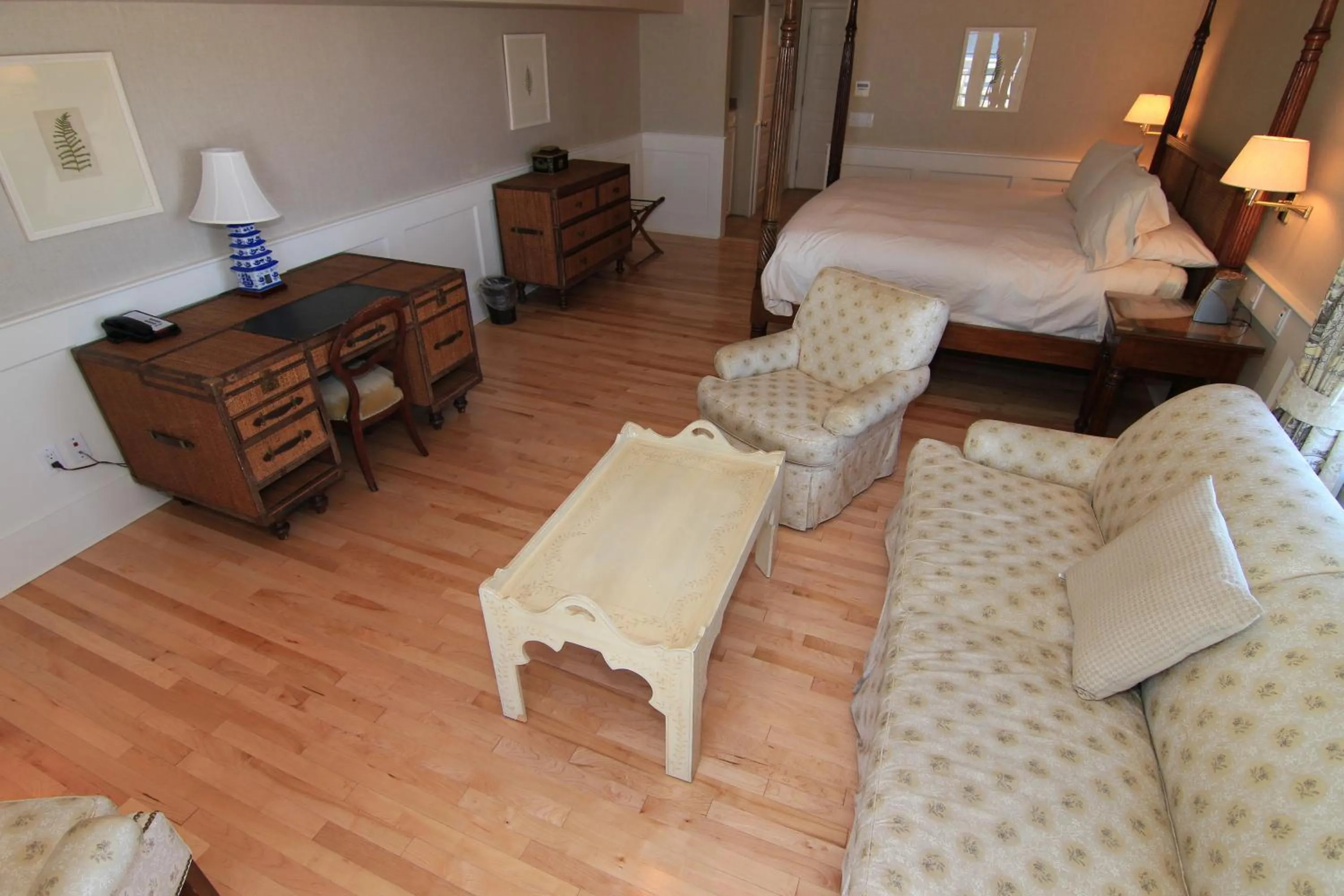 Bed in Anchor Inn Beach House