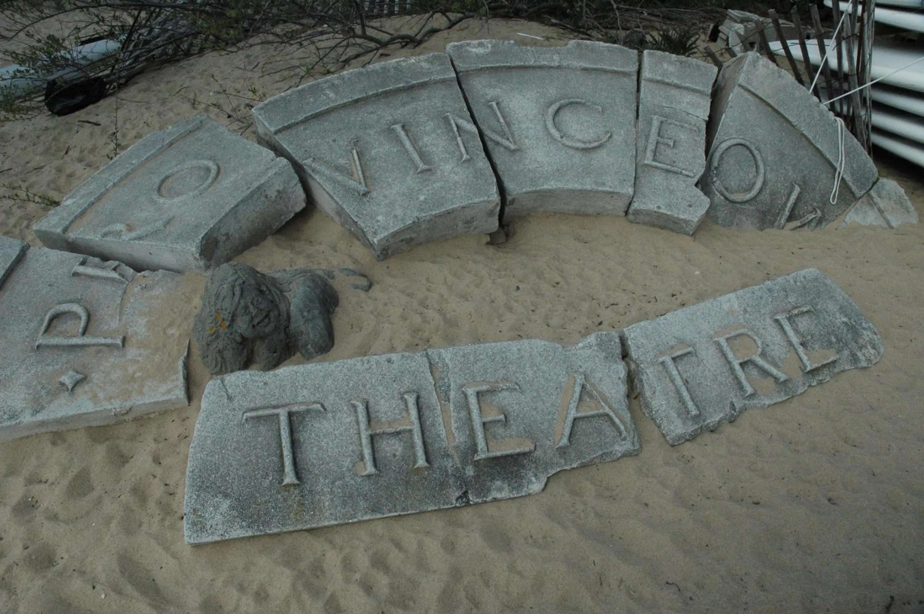 Spring in Anchor Inn Beach House