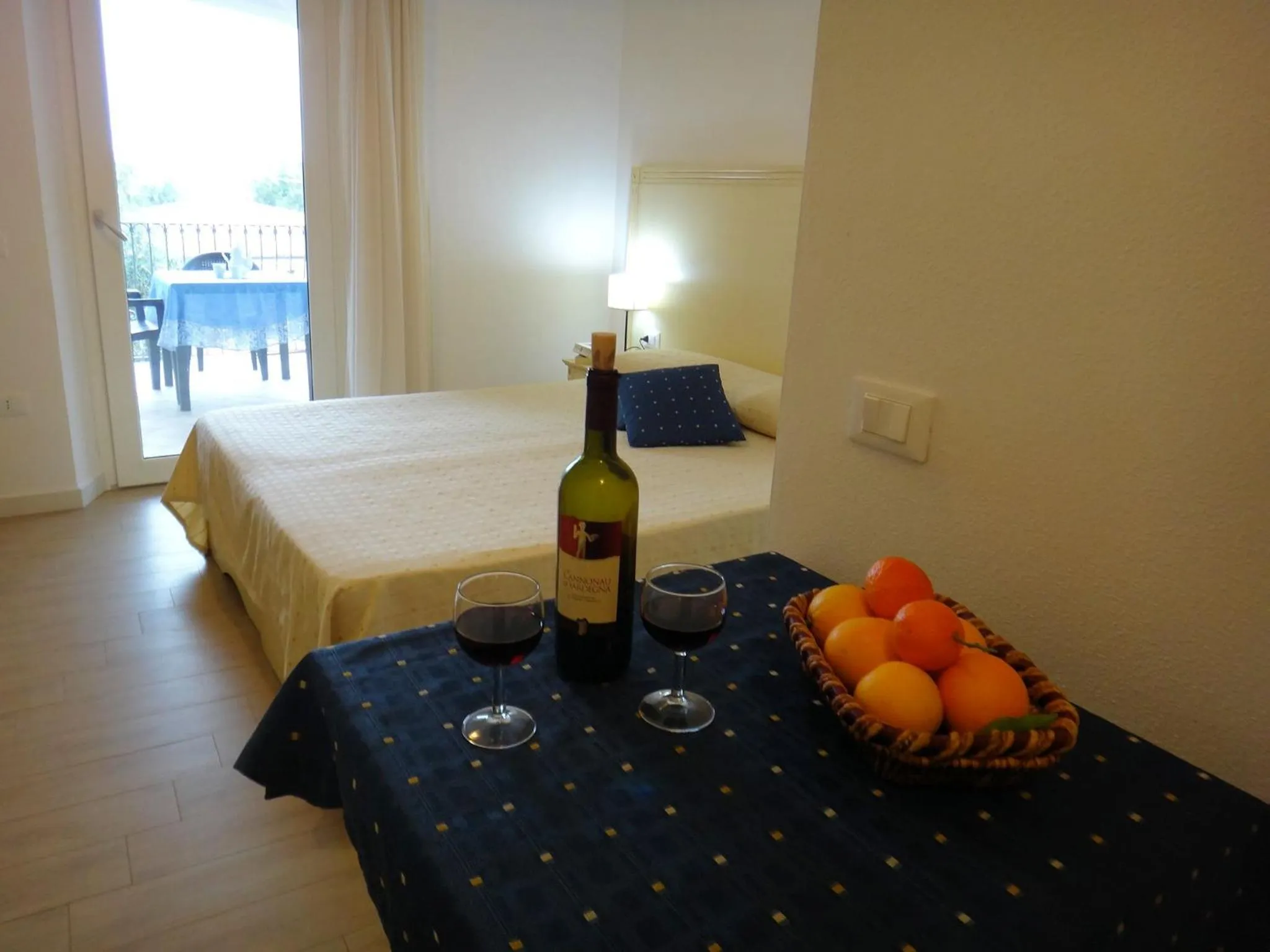 Dining area, Bed in Sa Fiorida Appartamenti