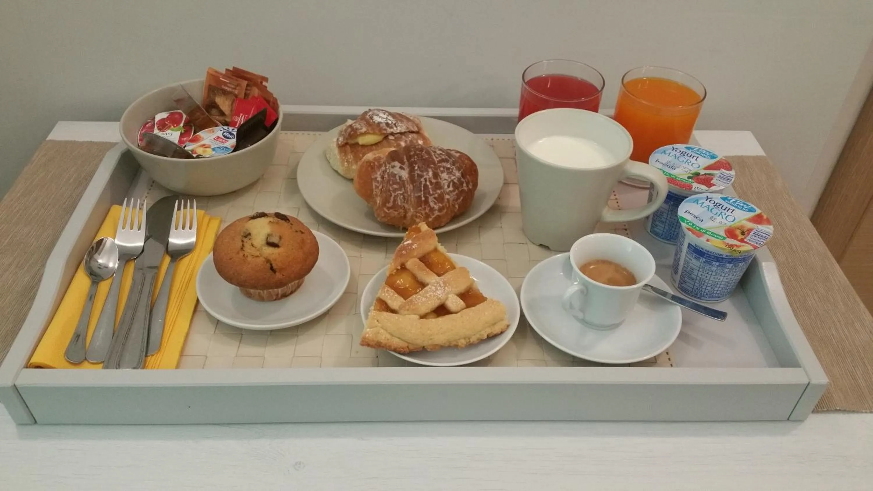 Continental breakfast in Suites Piazza Del Popolo