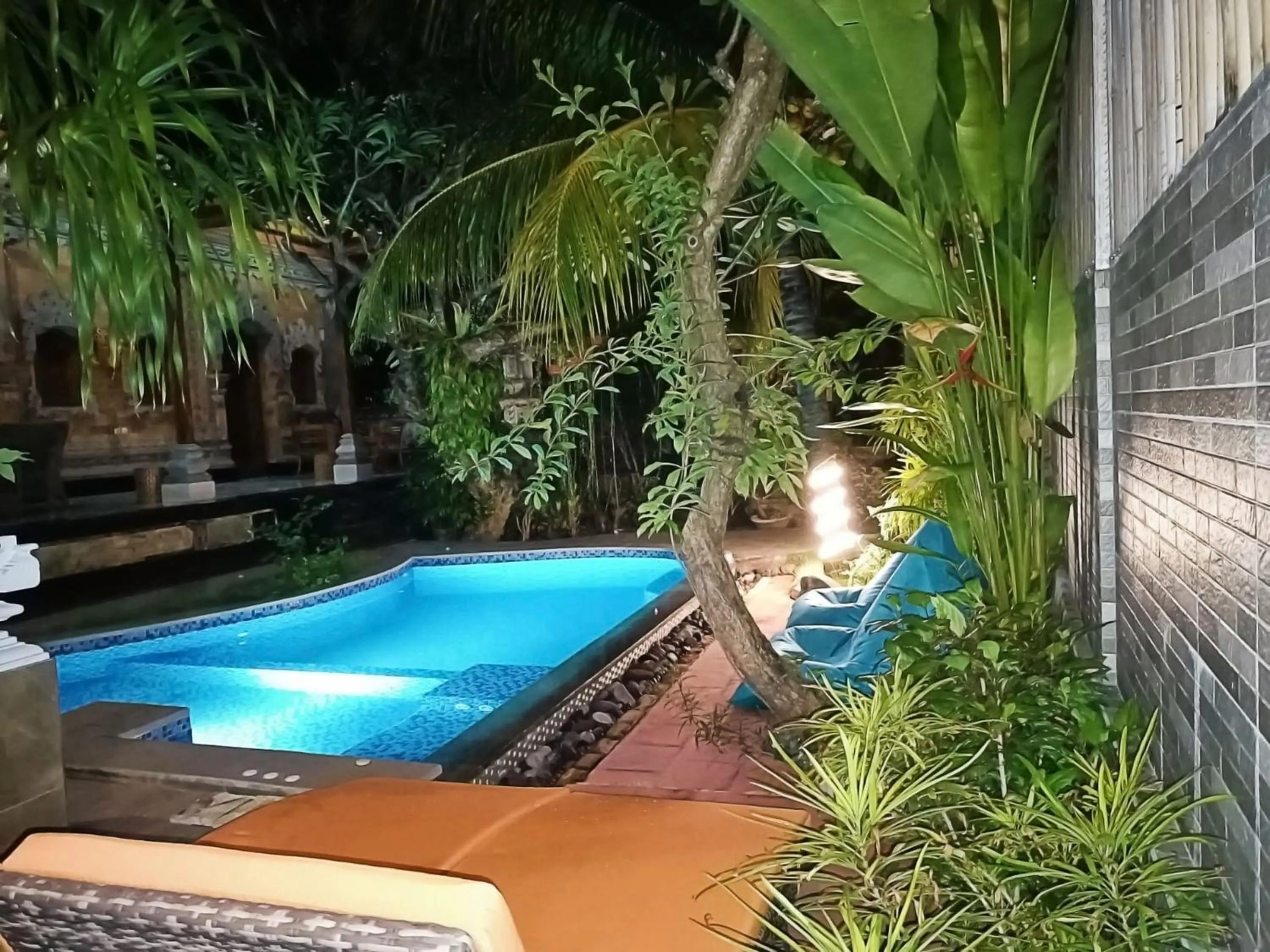 Swimming pool in Green Palace Homestay