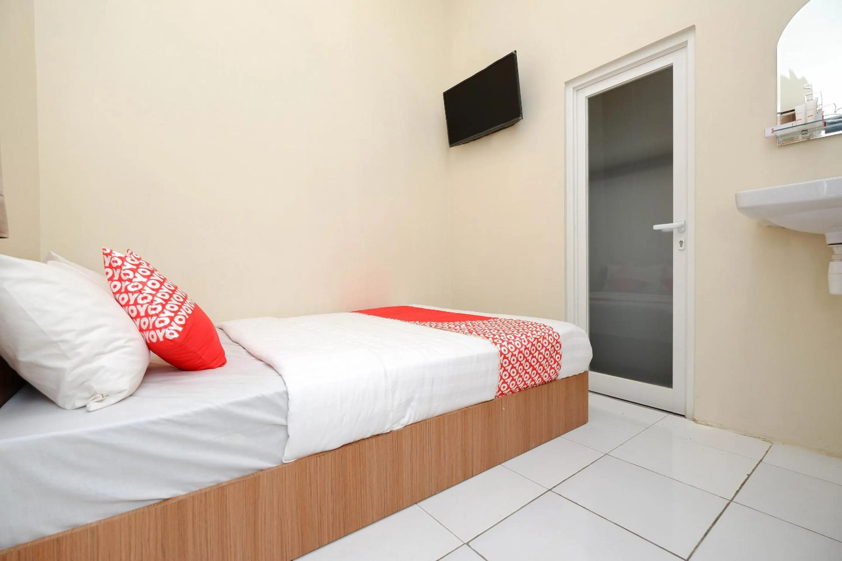 Bedroom, Bed in Hotel O Unta Residence