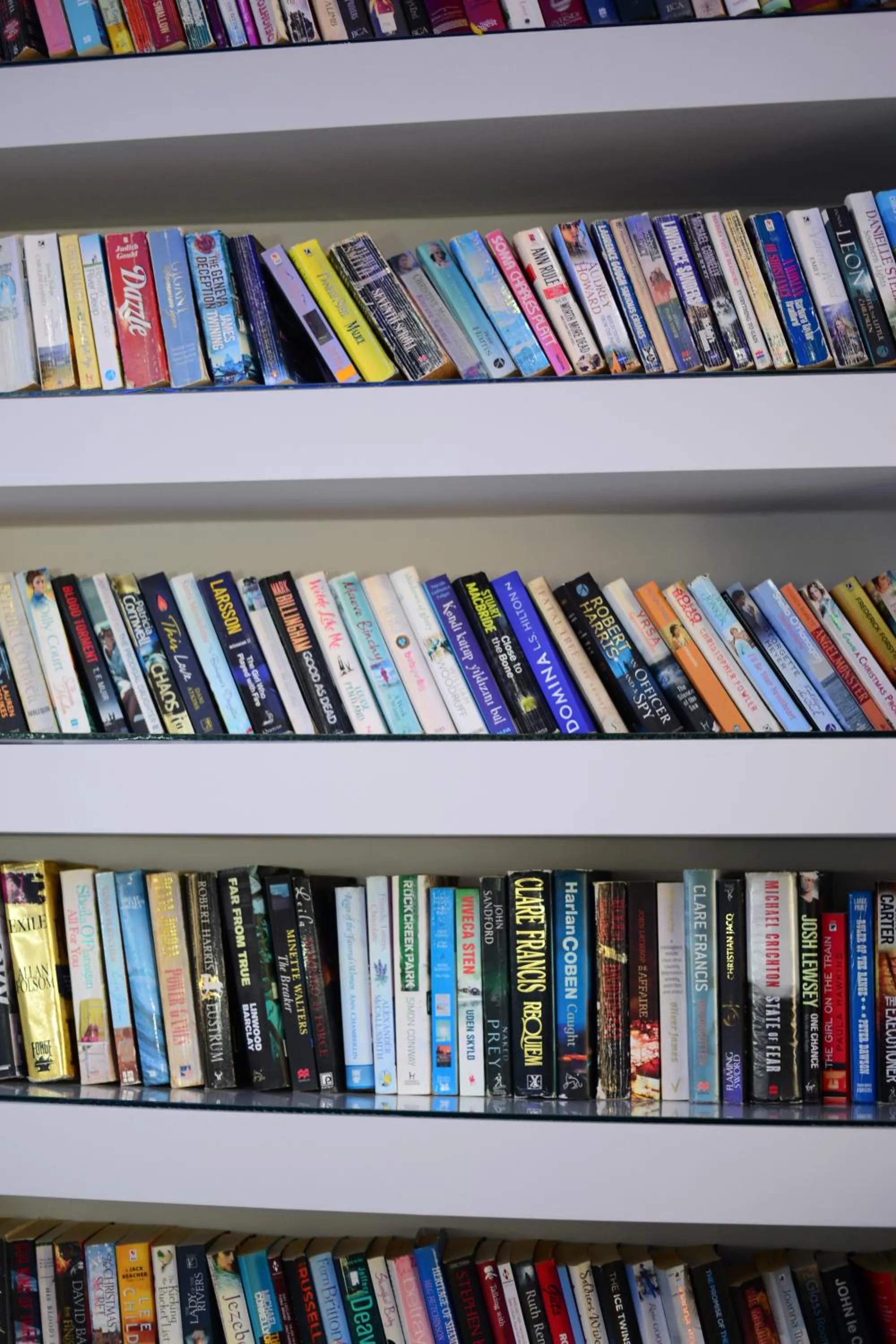 Library in Yade Luxe Hotel