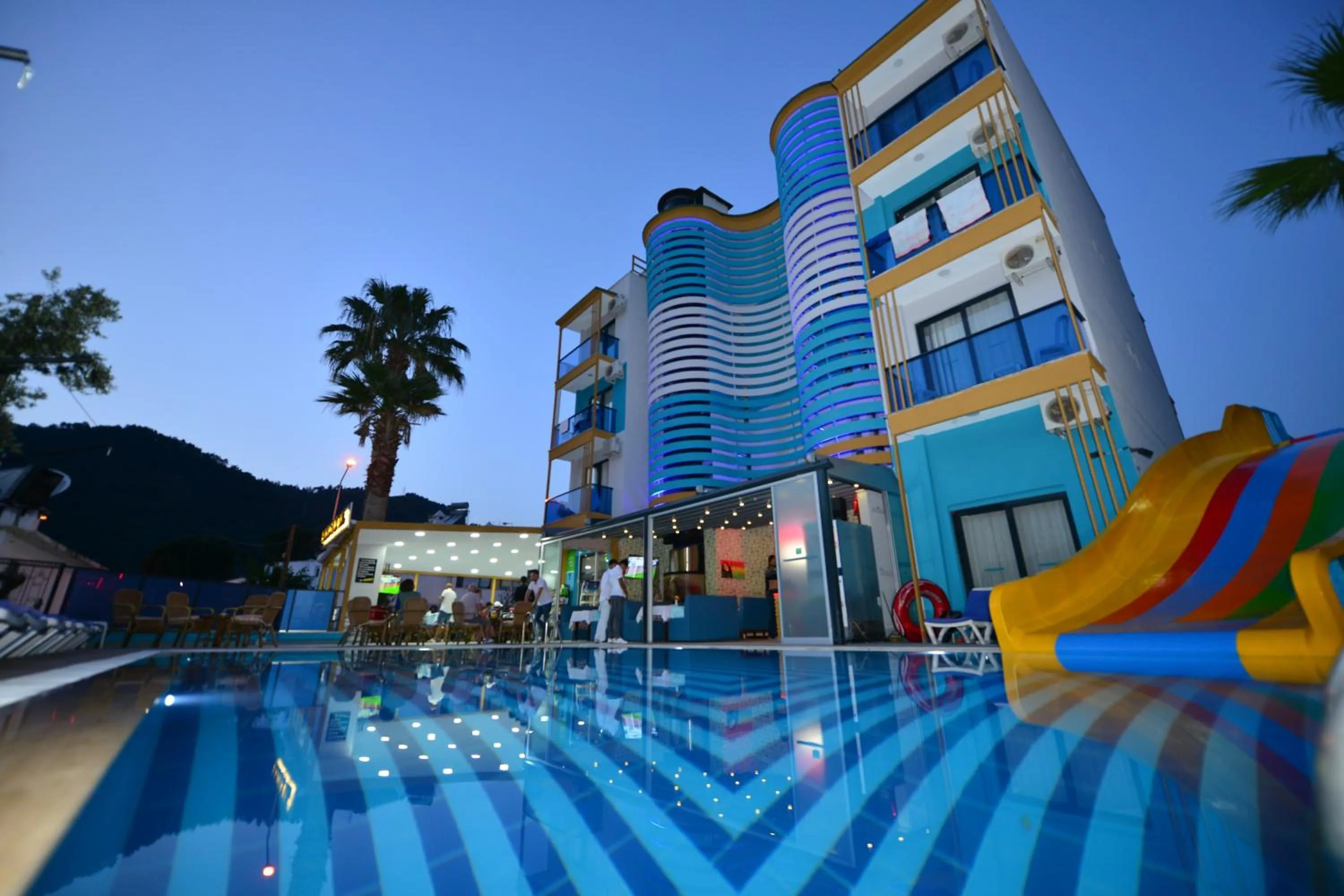 Swimming pool in Yade Luxe Hotel