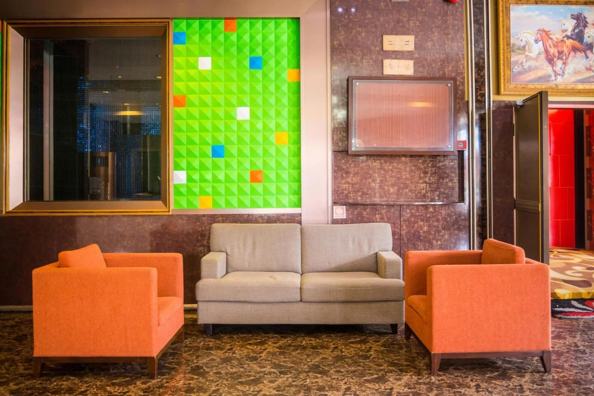 Lobby or reception in Hotel Holmes Gp