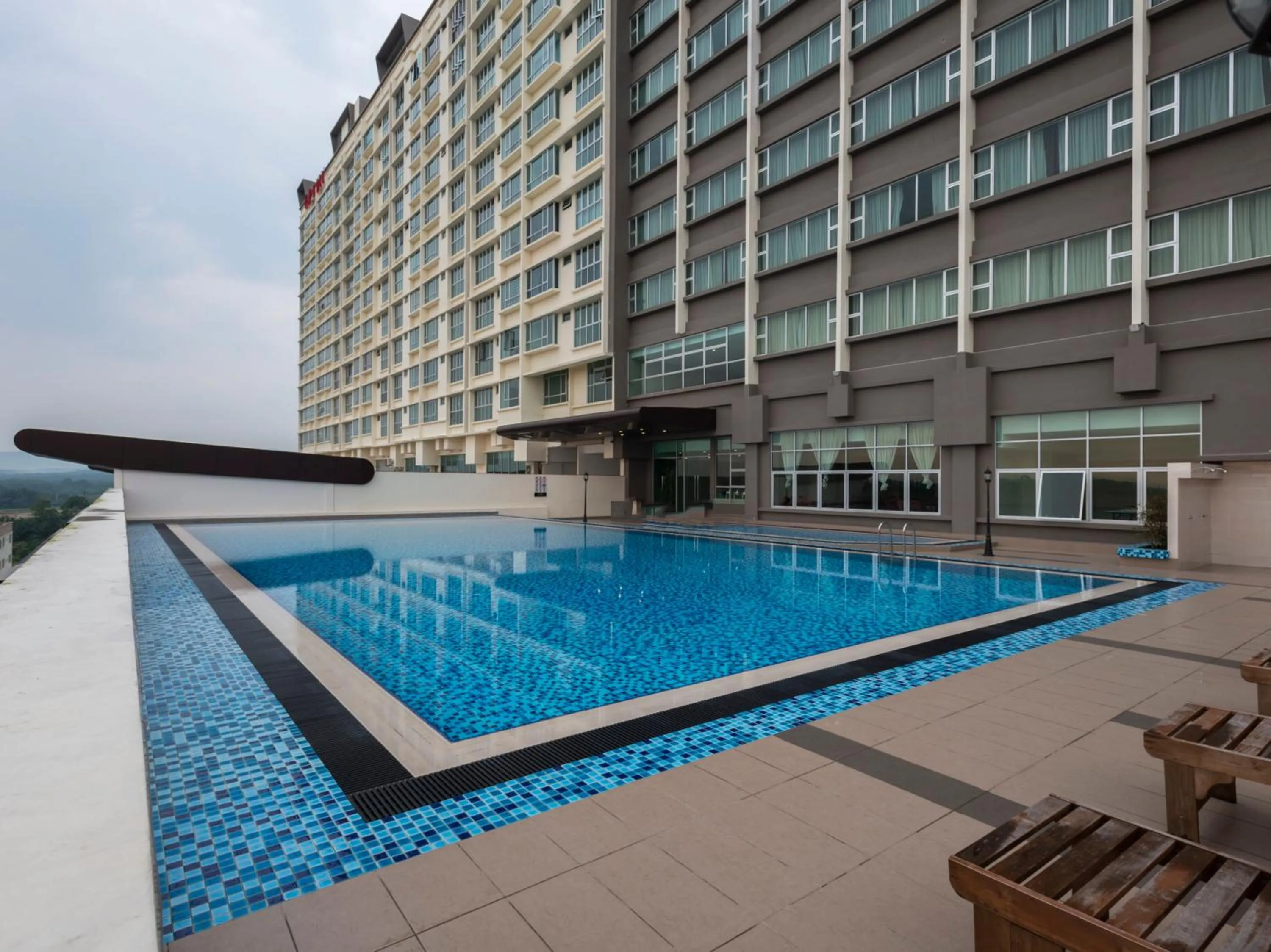 Swimming pool in Hotel Holmes Gp