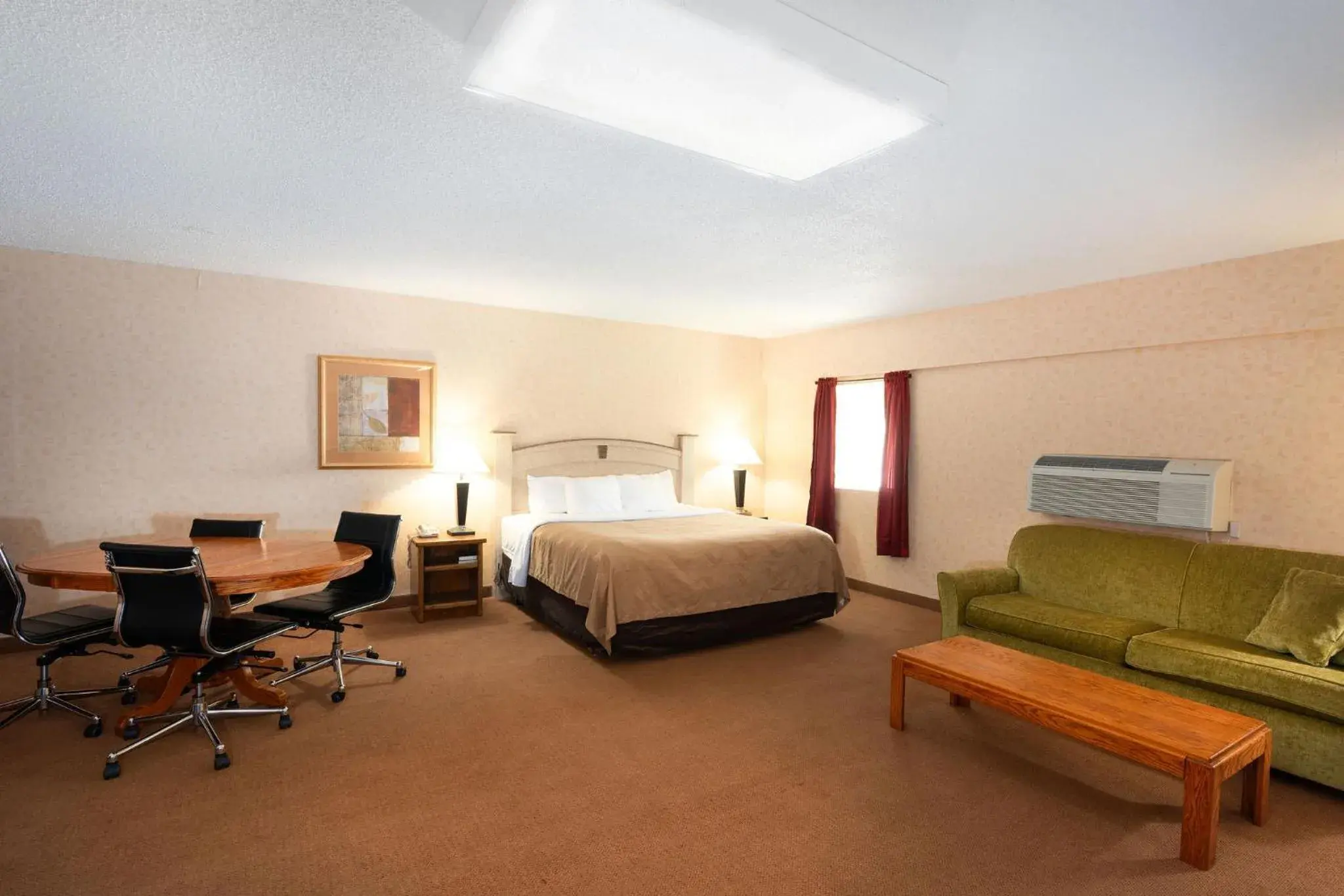 King Room - Non-Smoking in Quality Inn King Room - Non-Smoking in Quality Inn