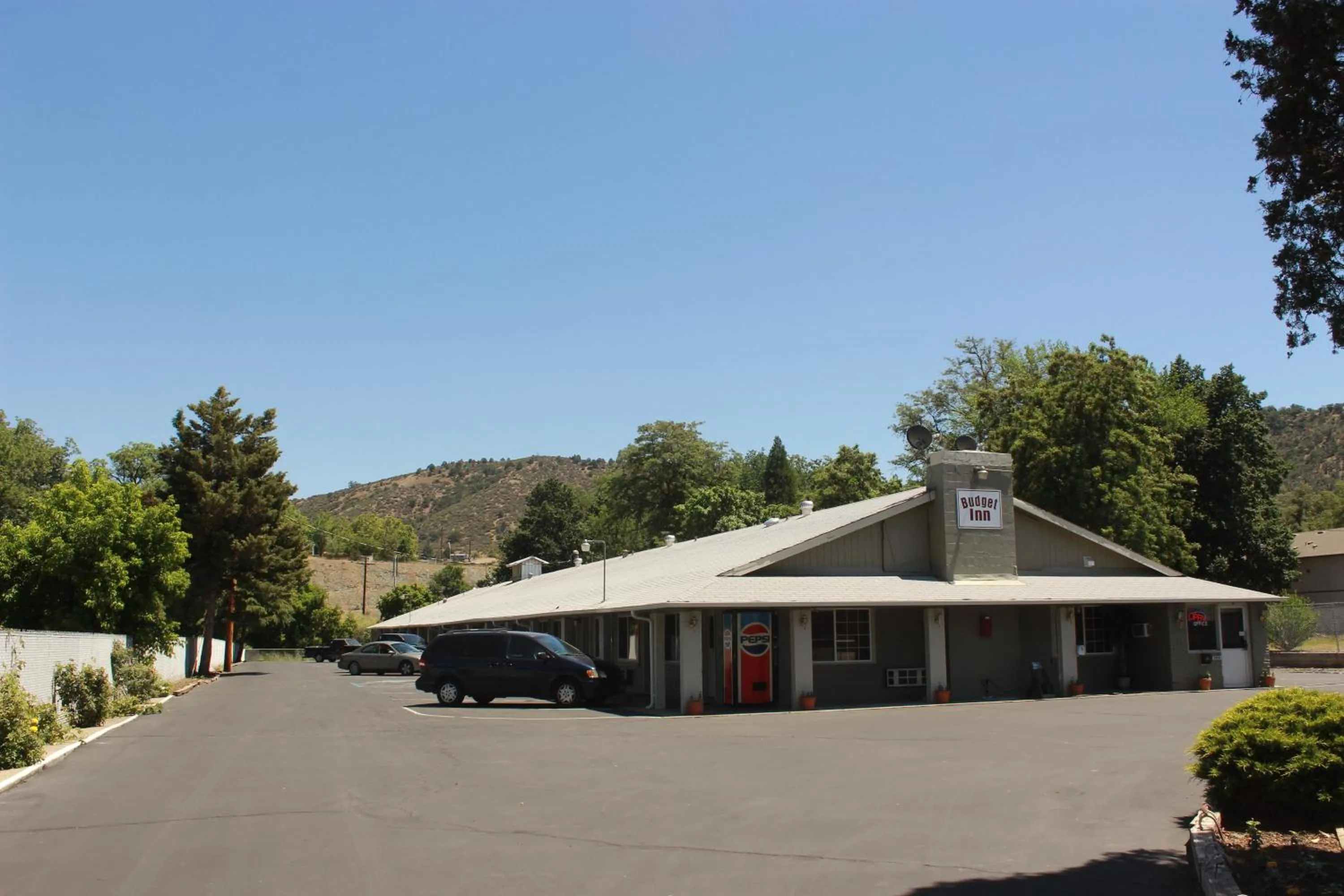 Day in Budget Inn -Yreka