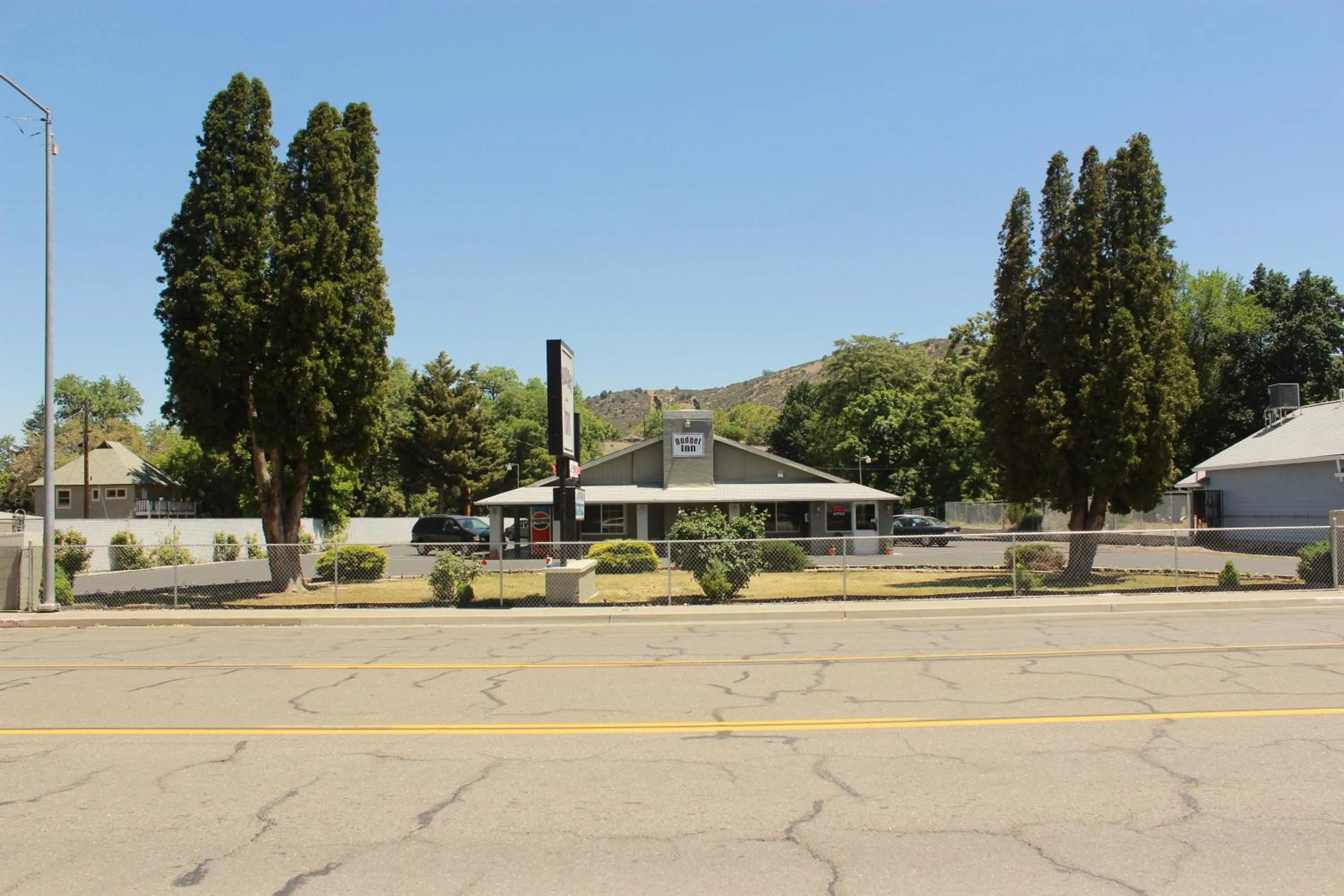 Day in Budget Inn -Yreka