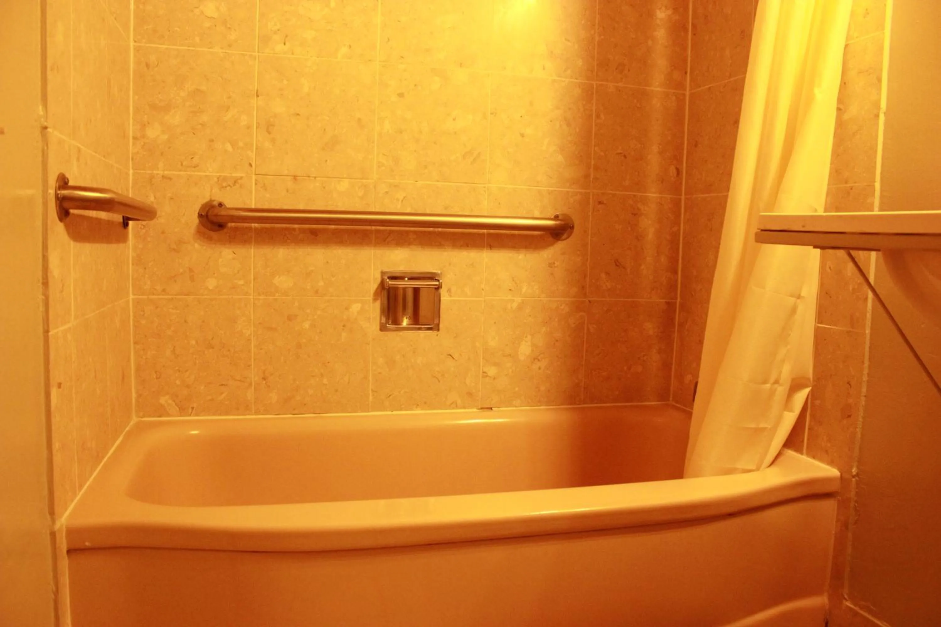 Bathroom in Budget Inn -Yreka