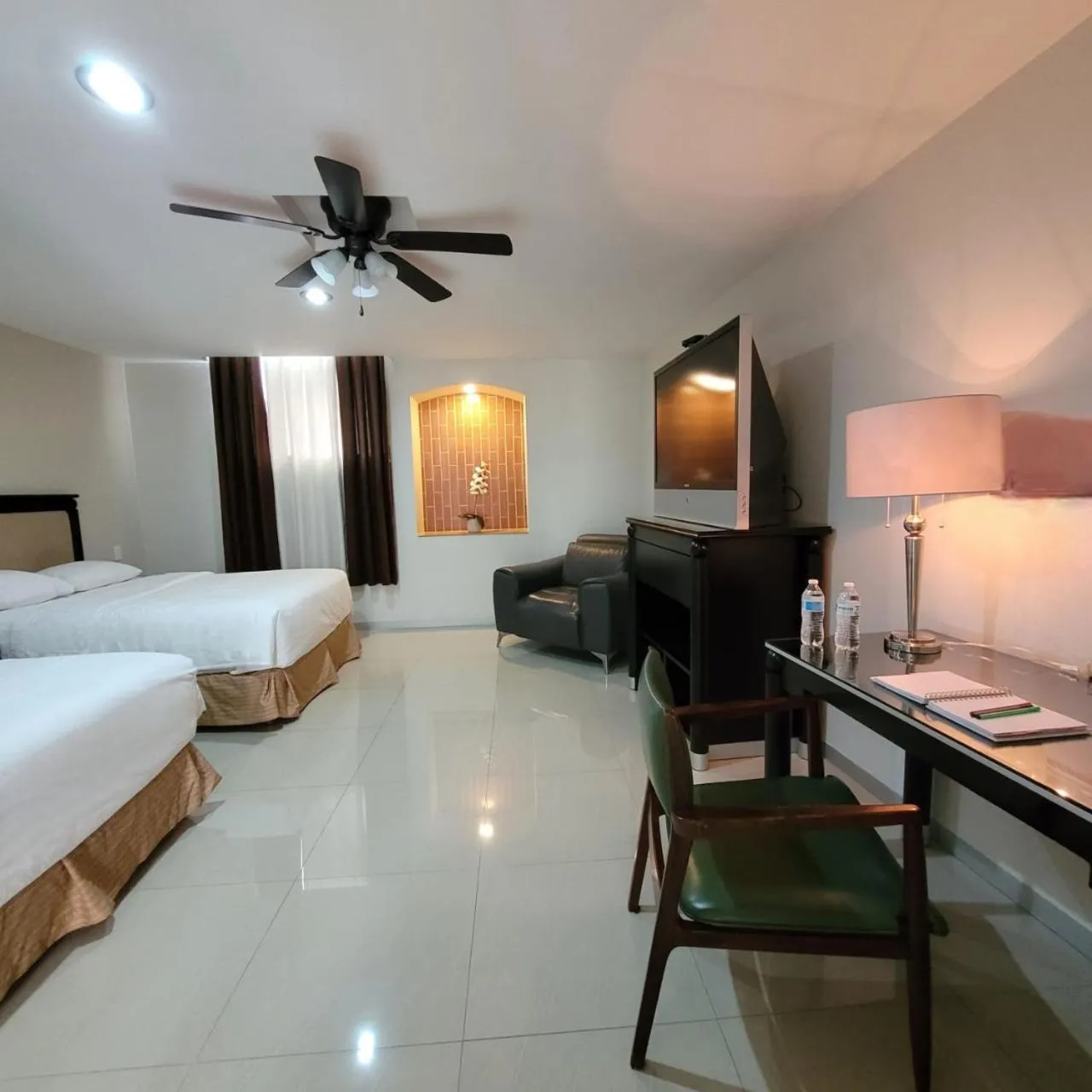 TV and multimedia, Bed in Hotel CH