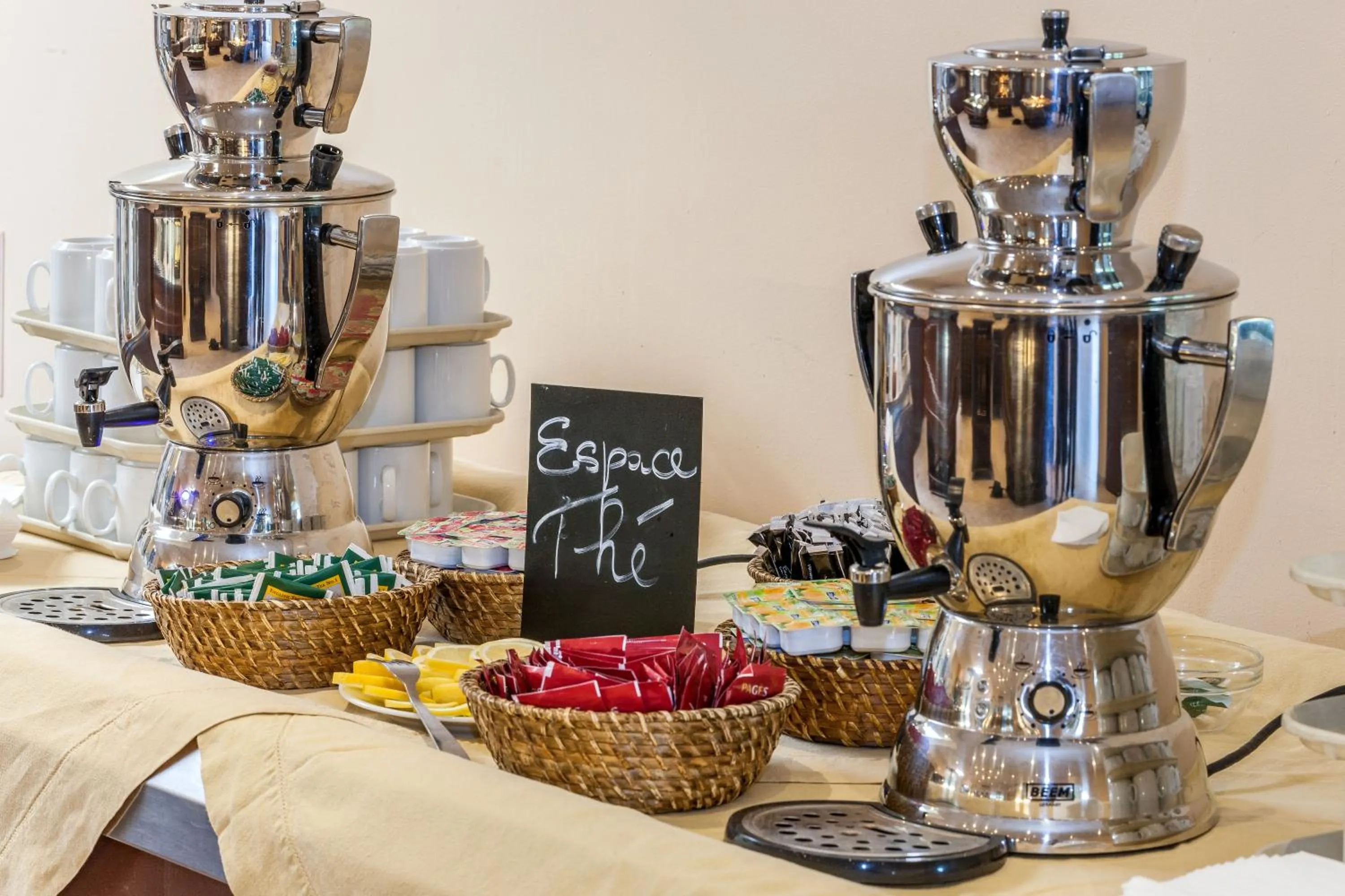 Food and drinks in Hotel Club Marina Viva