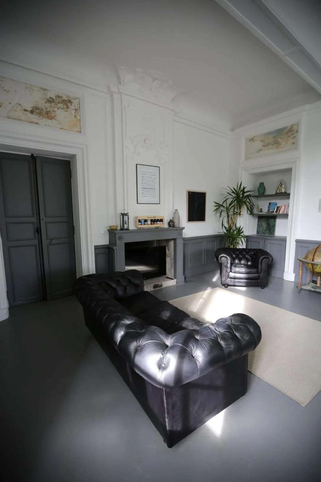 Living room in Chateau Saint Martin B&B