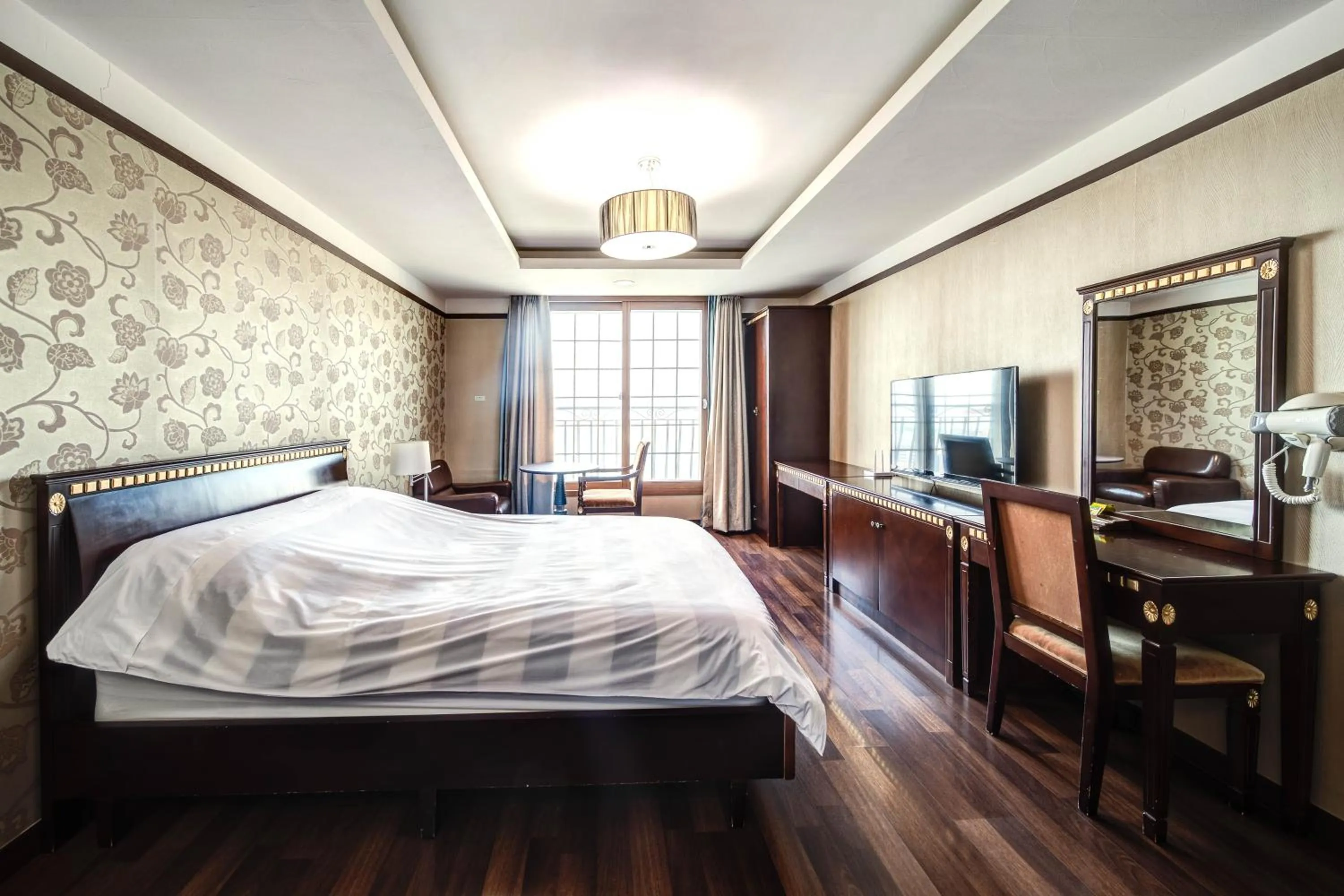 Area and facilities, Bed in Geoje Oasis Hotel