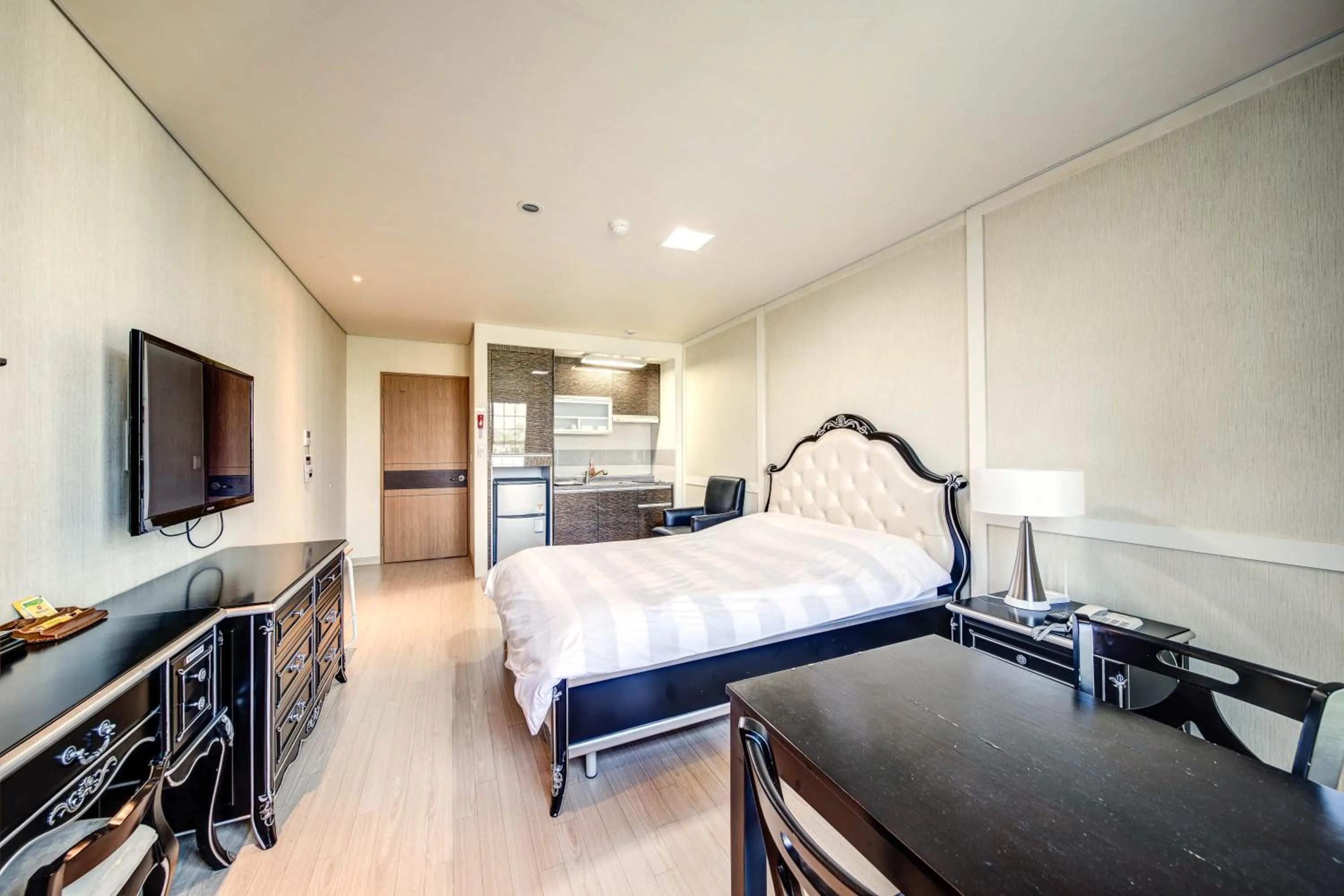 Area and facilities, Bed in Geoje Oasis Hotel