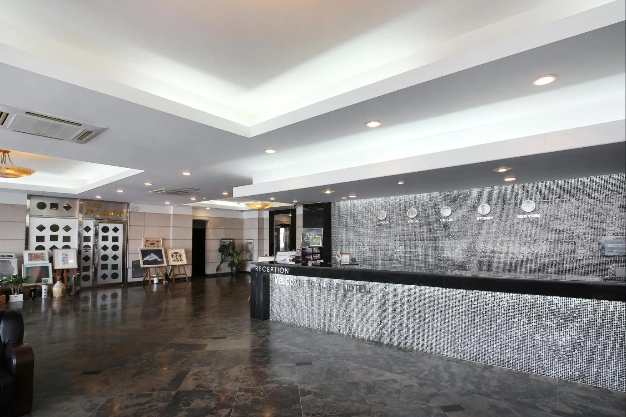 Lobby or reception in Geoje Oasis Hotel