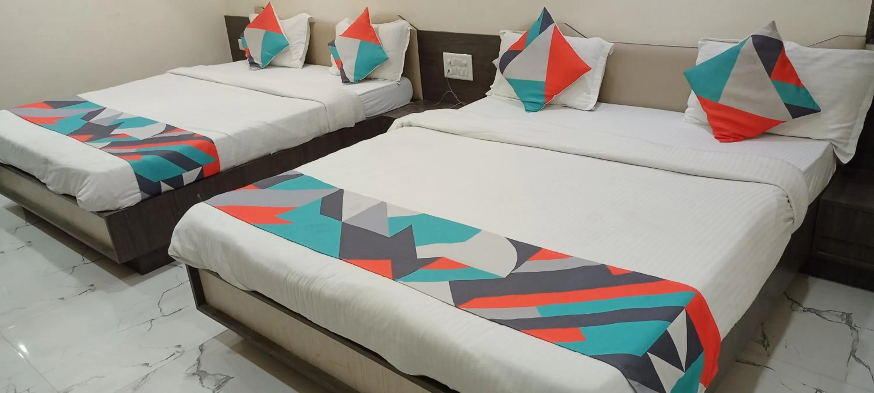 Photo of the whole room, Bed in Hotel Palliate