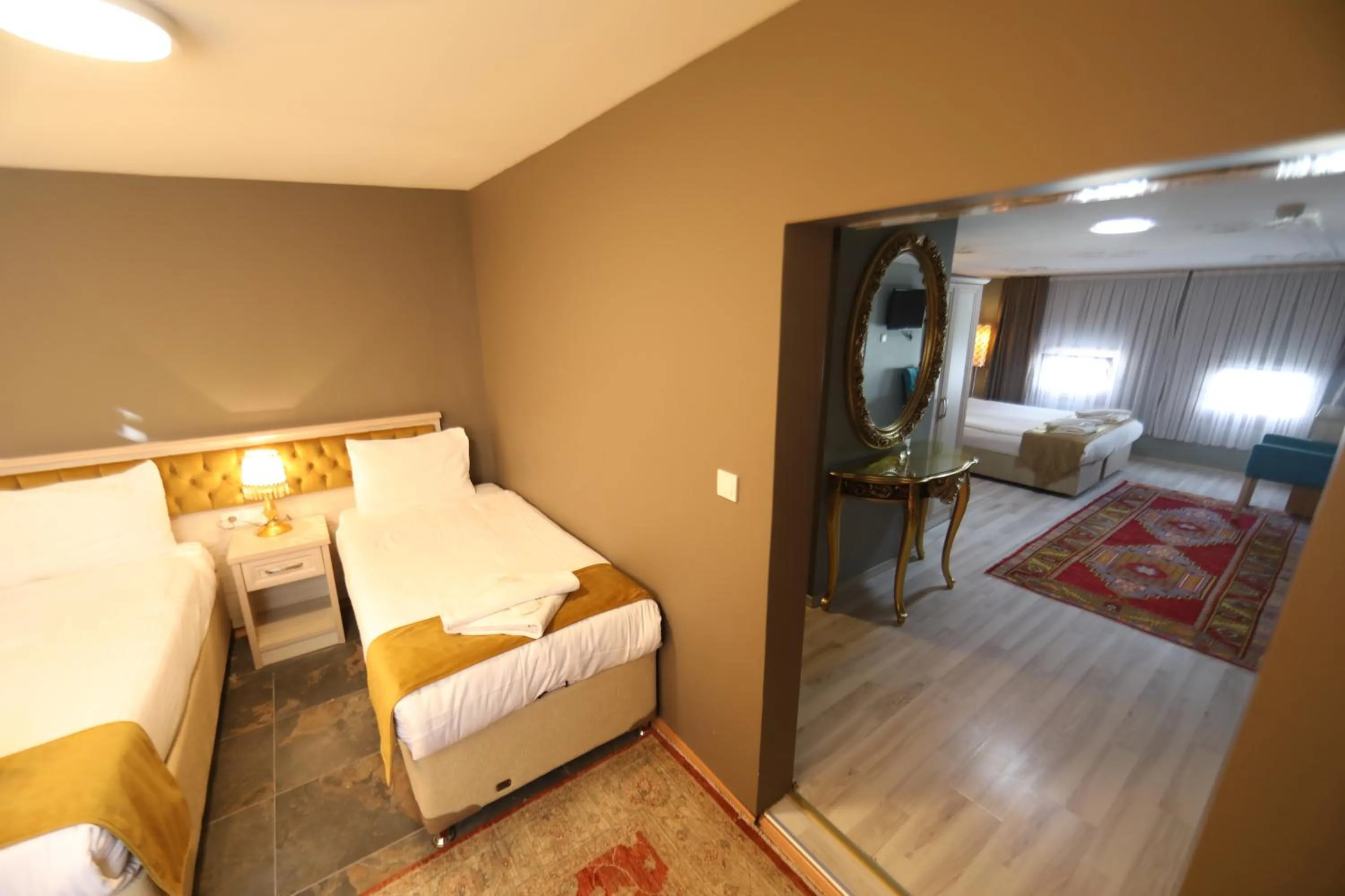 Bedroom, Bed in Sultans Royal Hotel