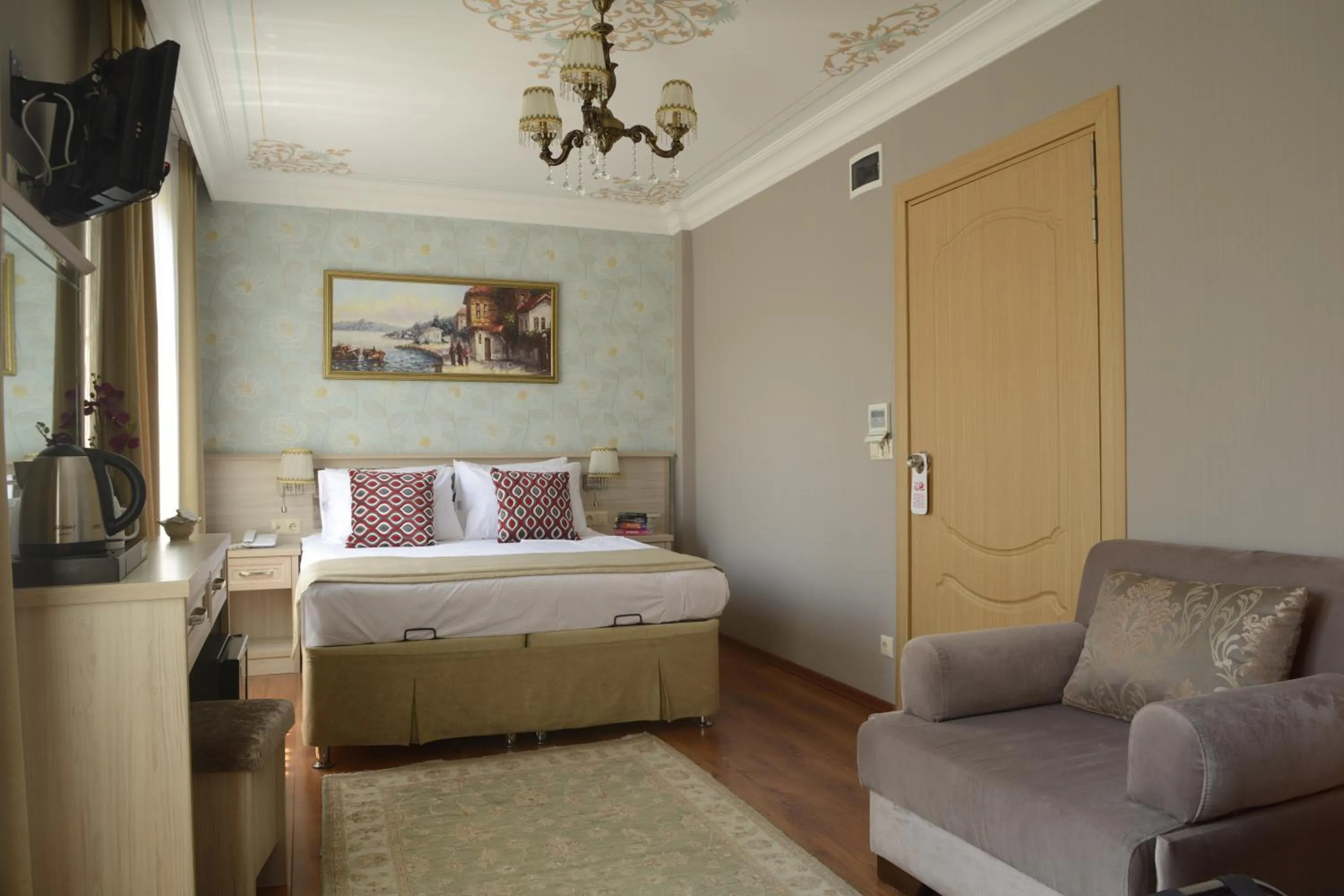 Photo of the whole room, Bed in Sultans Royal Hotel