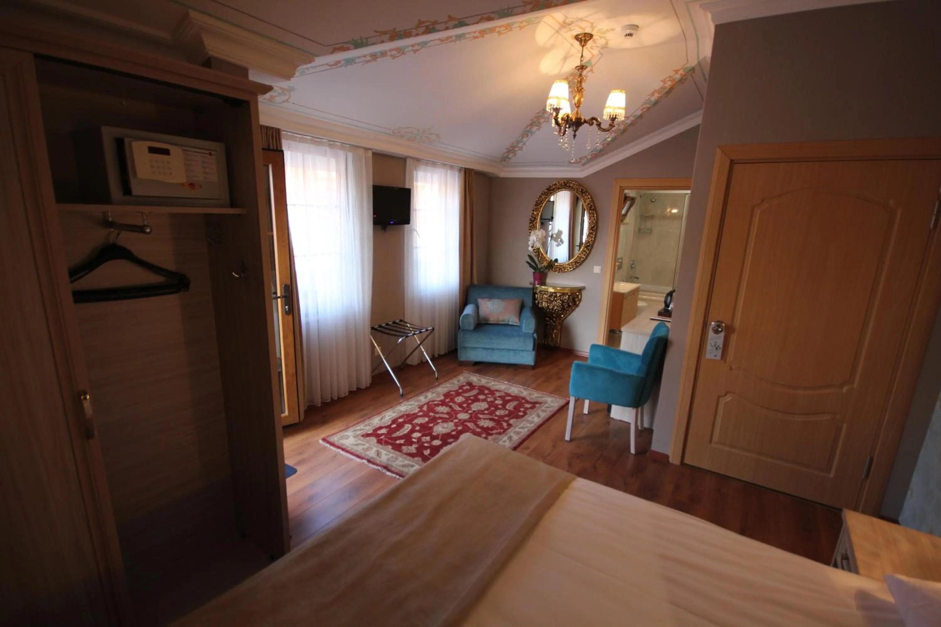 Photo of the whole room, Bed in Sultans Royal Hotel