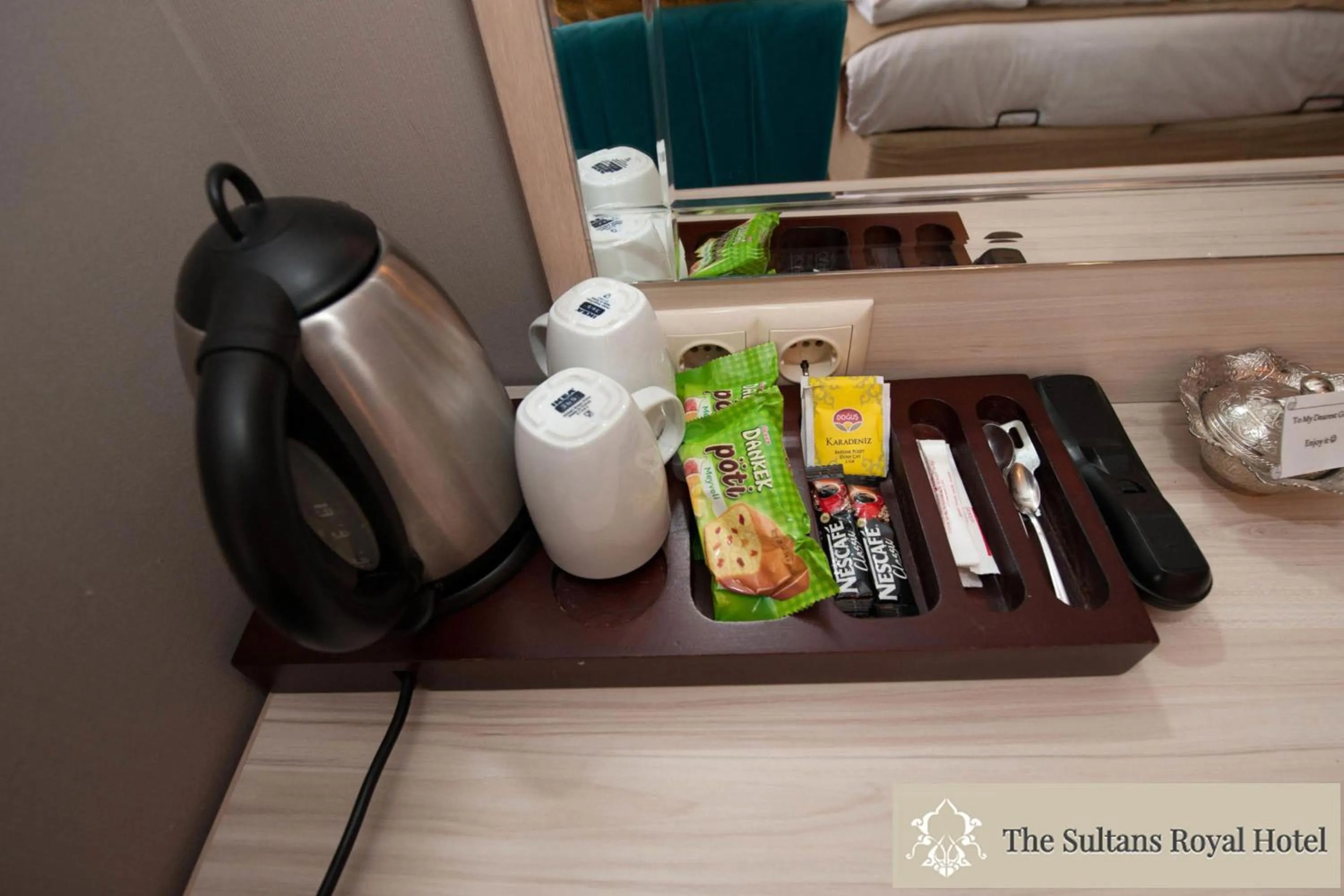 Coffee/tea facilities in Sultans Royal Hotel