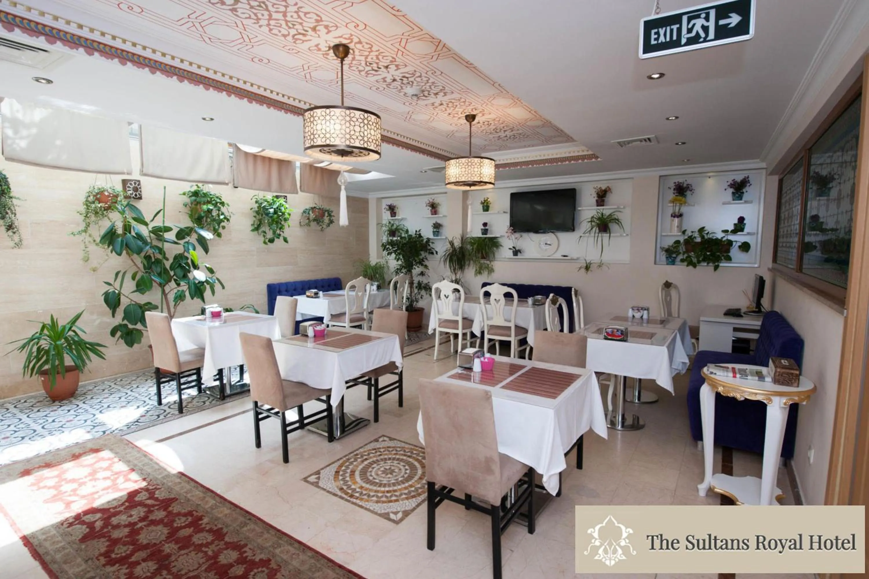 Restaurant/places to eat in Sultans Royal Hotel