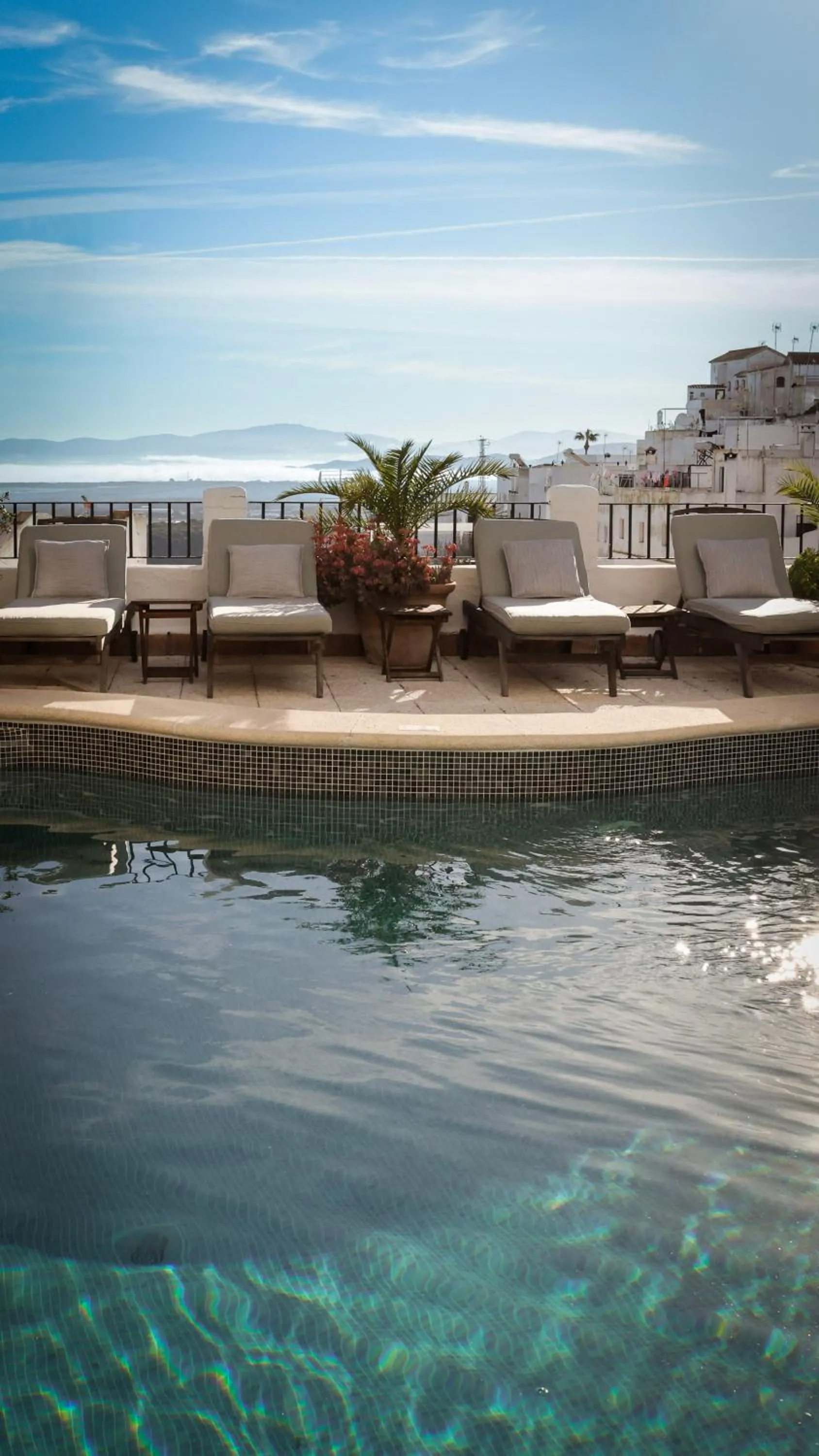 Swimming pool in Las Palmeras del Califa