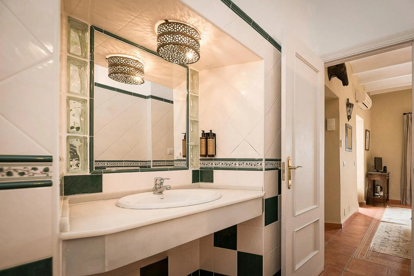 Bathroom in Las Palmeras del Califa
