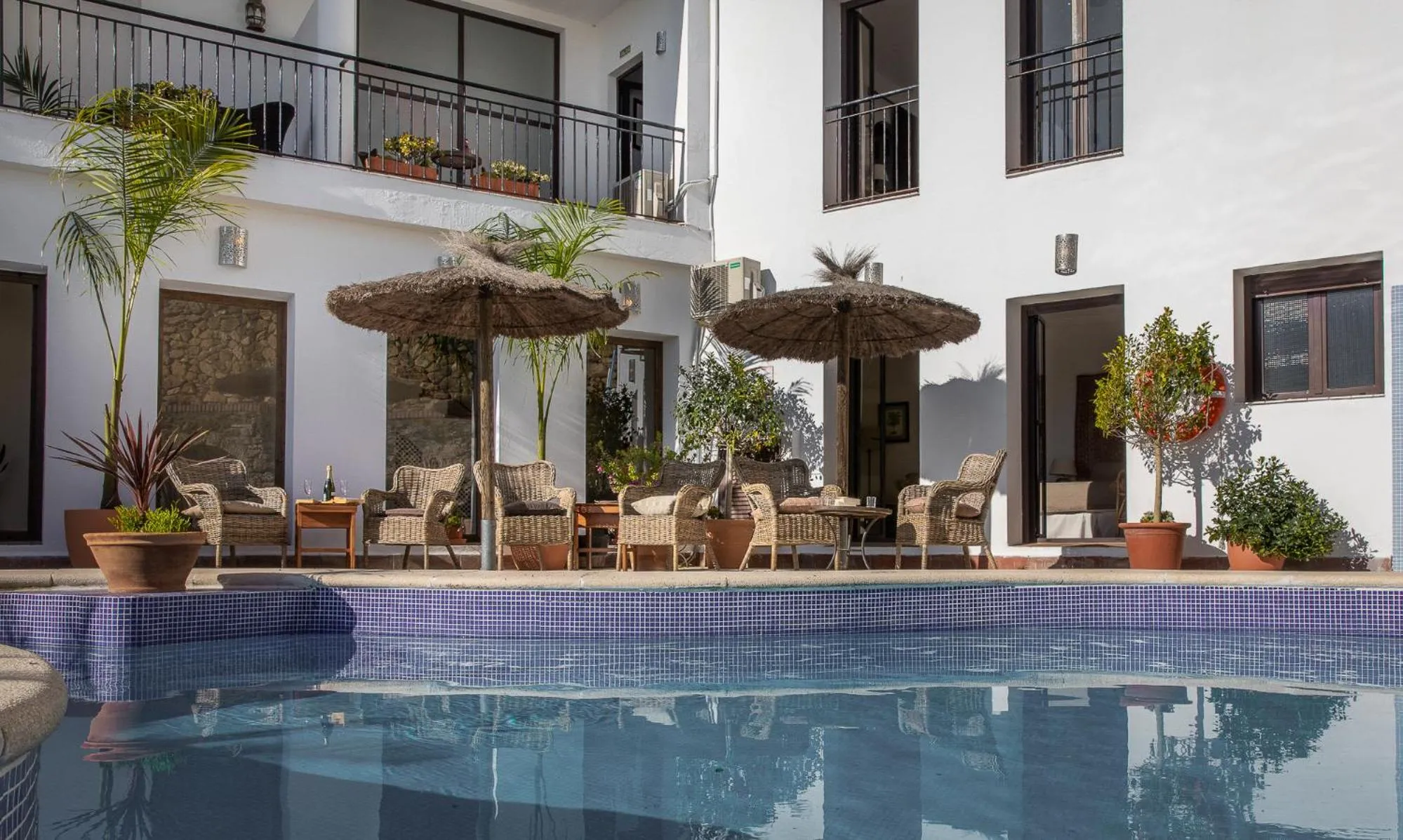 Swimming pool in Las Palmeras del Califa
