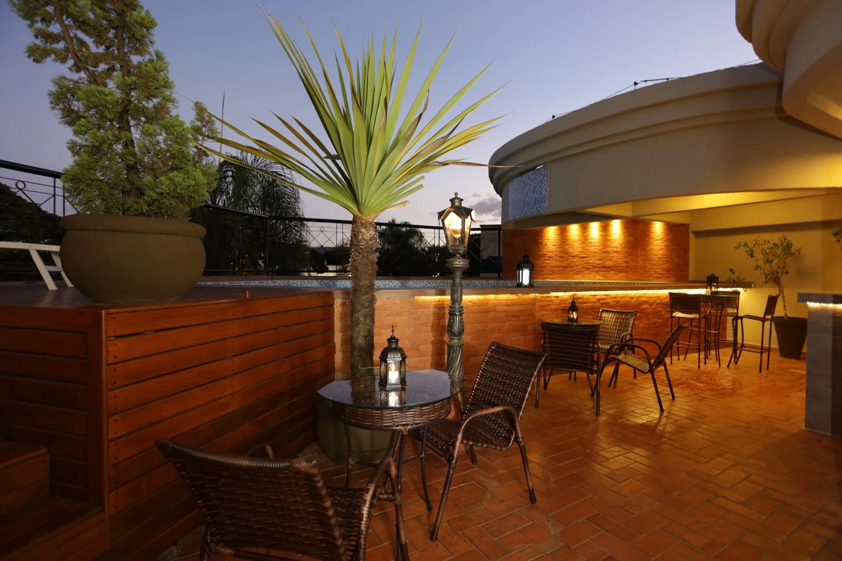 Swimming pool in Oasis Plaza Hotel