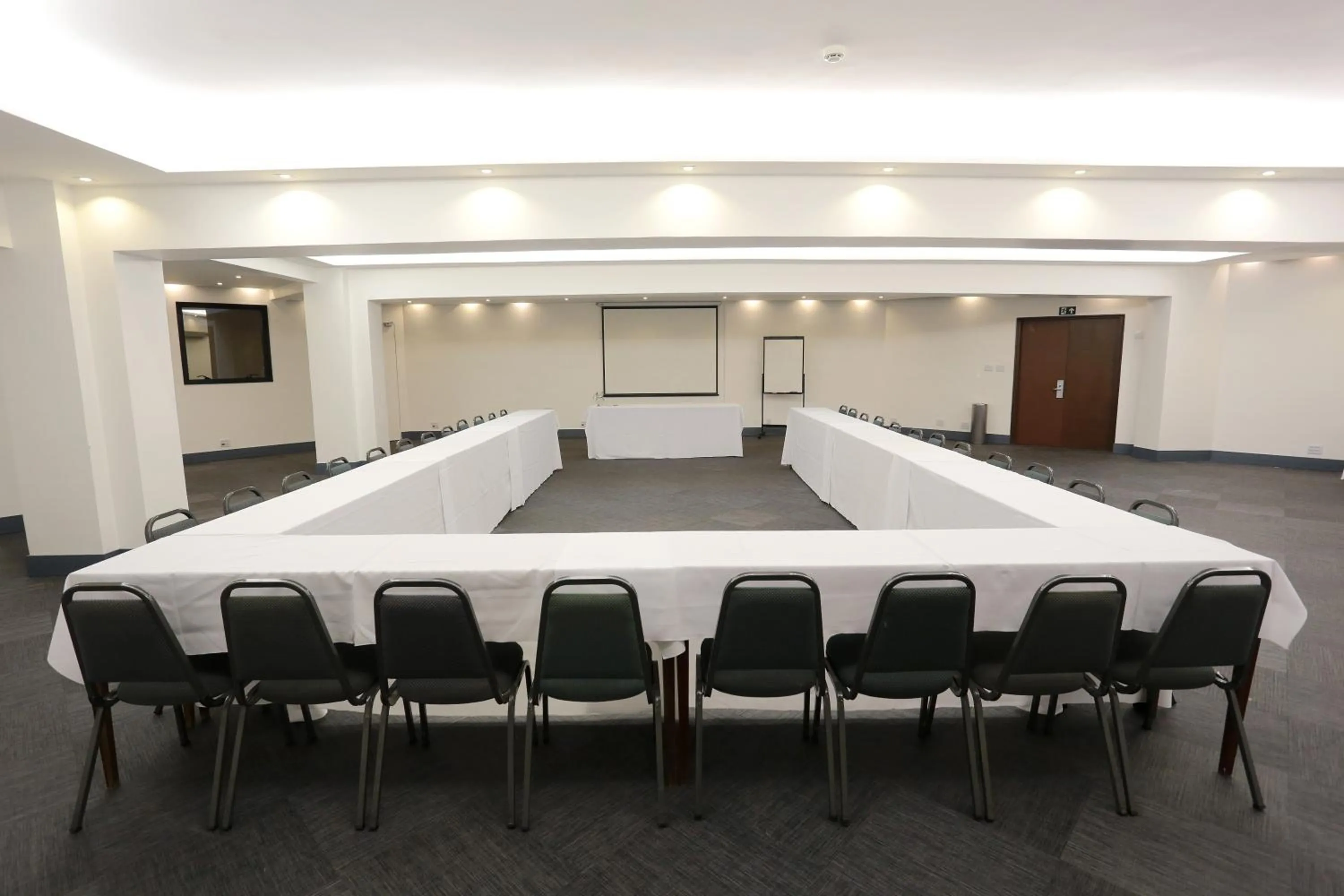 Meeting/conference room in Oasis Plaza Hotel