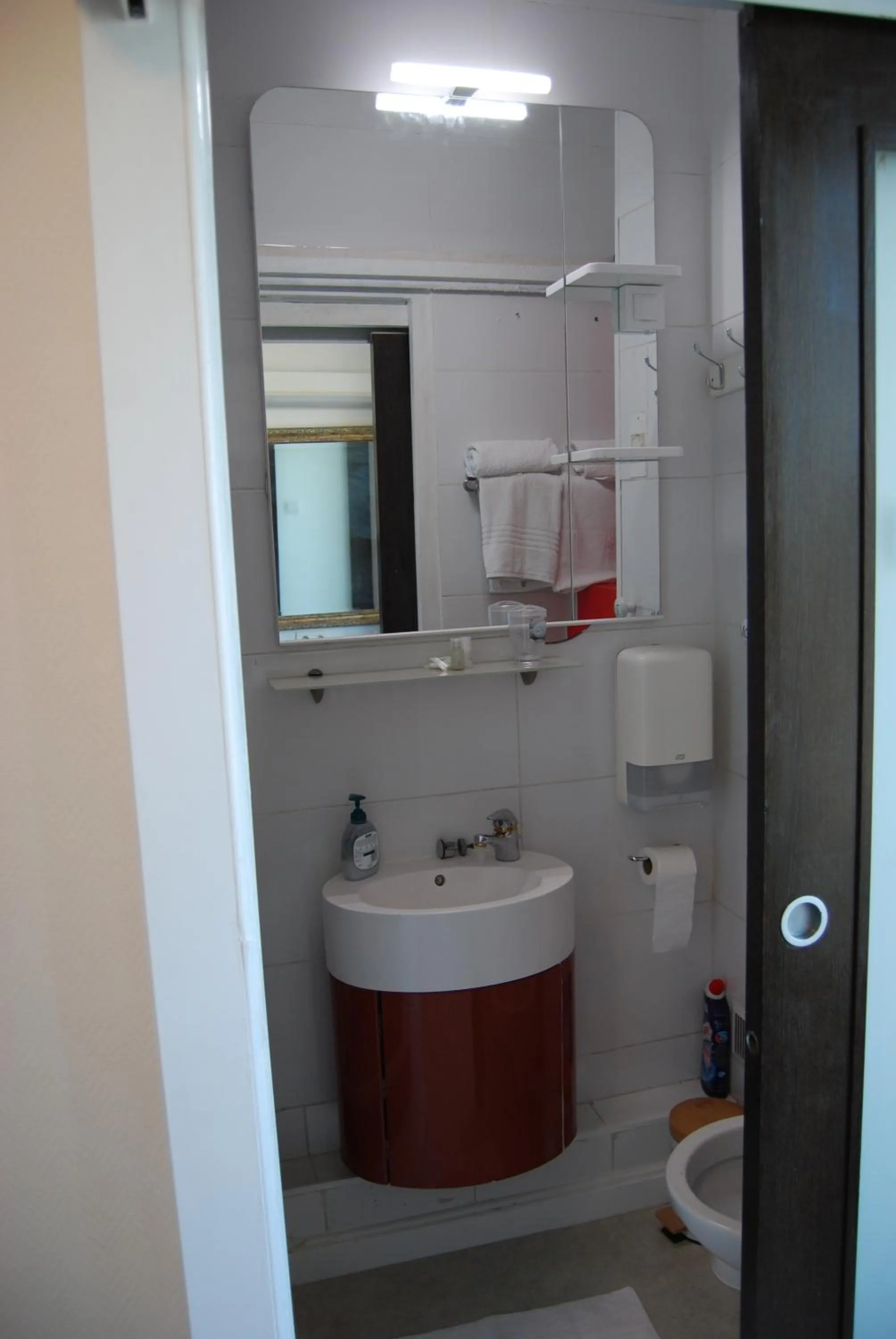 Toilet in Hôtel Azur