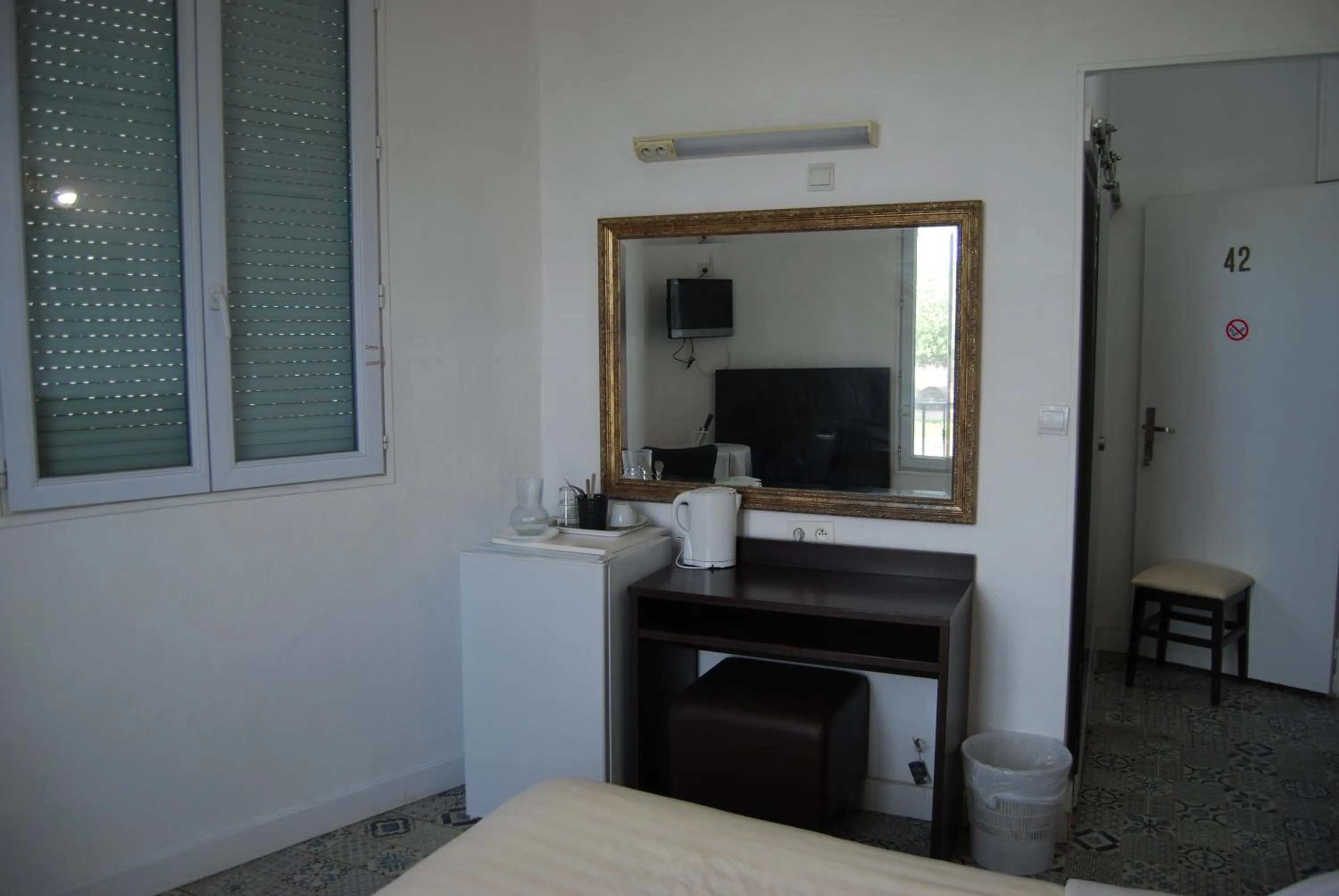 Photo of the whole room in Hôtel Azur