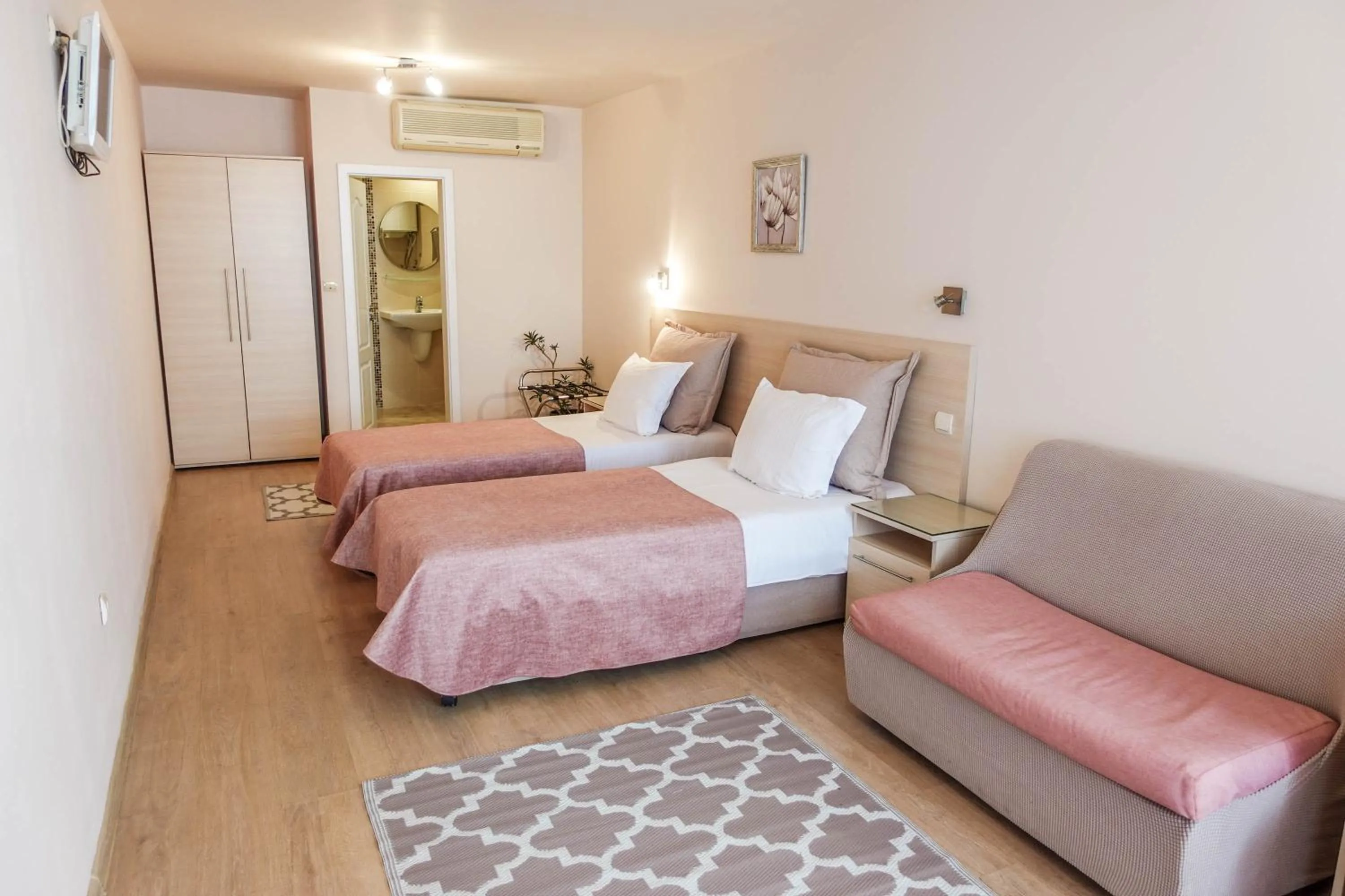 Bed in Hotel Acropolis