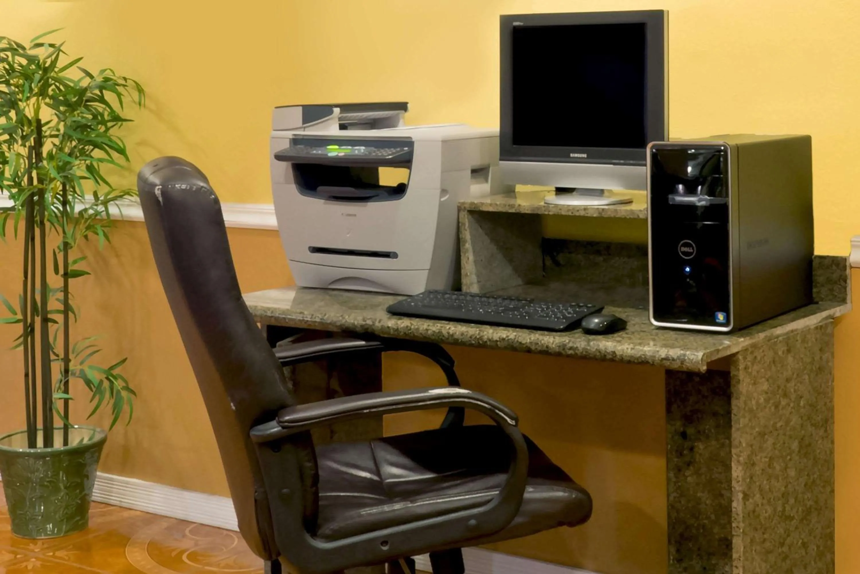 On site in Super 8 by Wyndham Alamogordo - White Sands