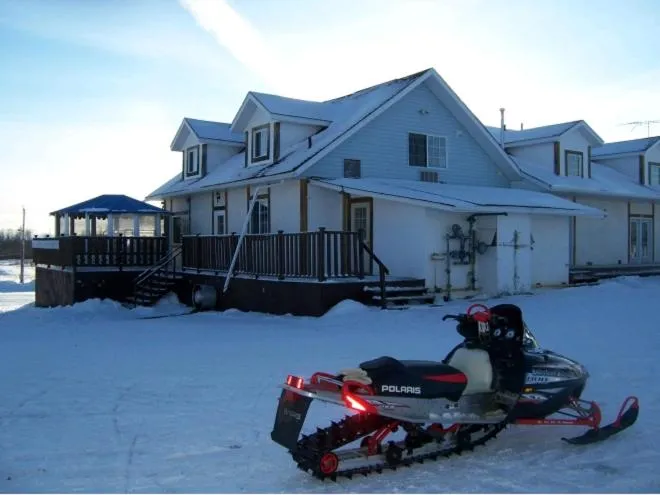 Winter in North Adventure Inn