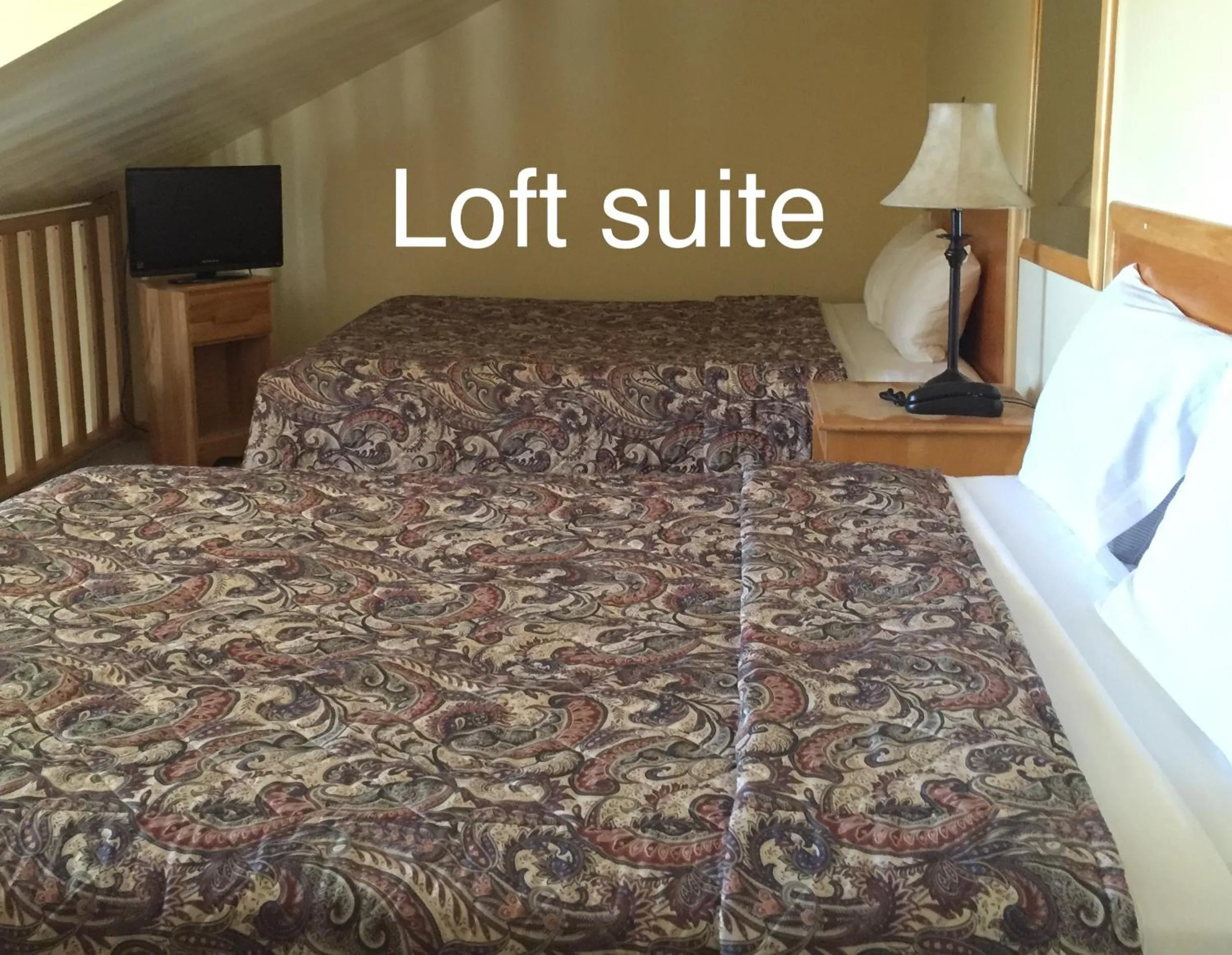 Bed in North Adventure Inn