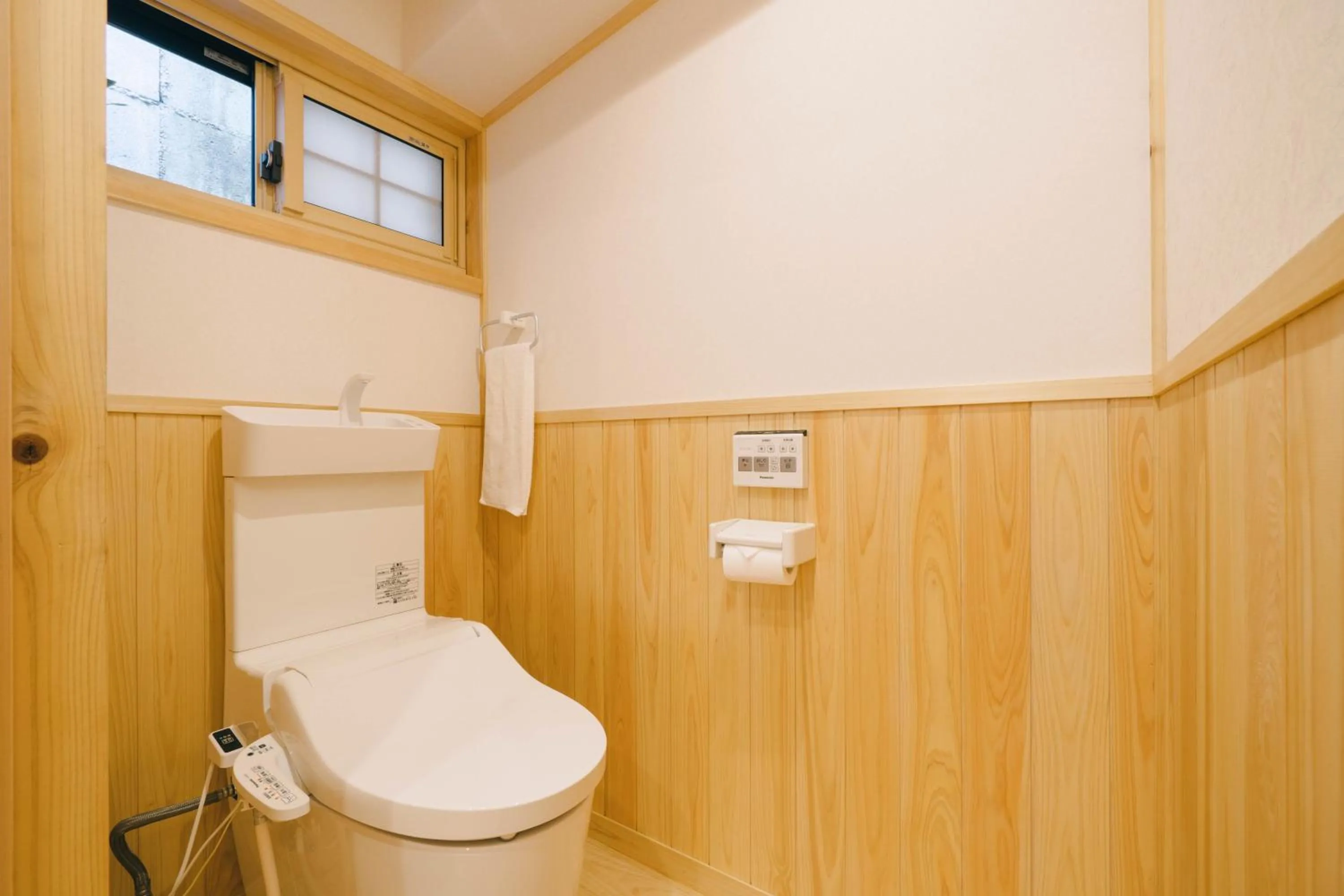 Toilet in Miro Saiinnishi Imadacho Tei