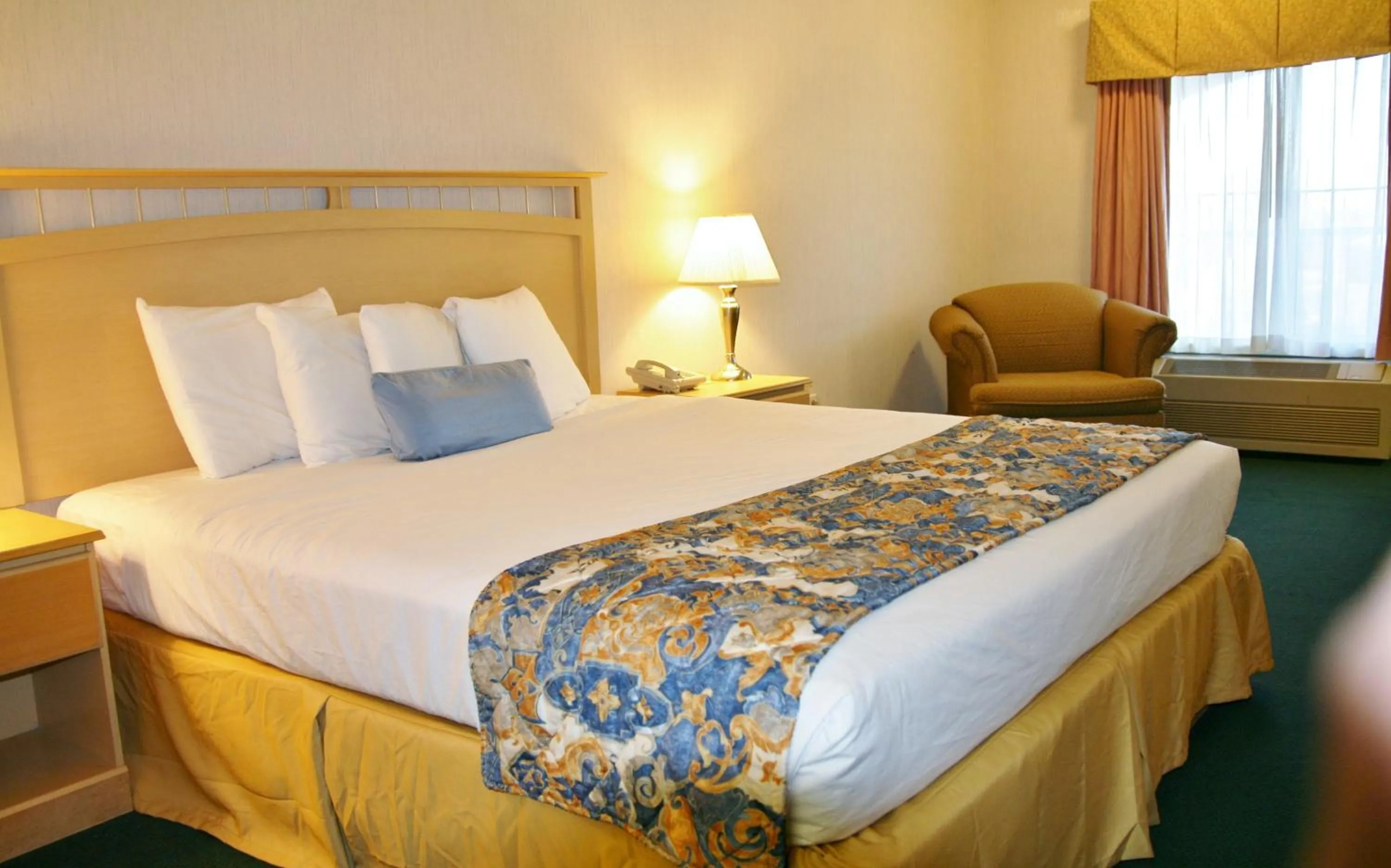 Bed in Days Inn by Wyndham Rocklin/Sacramento