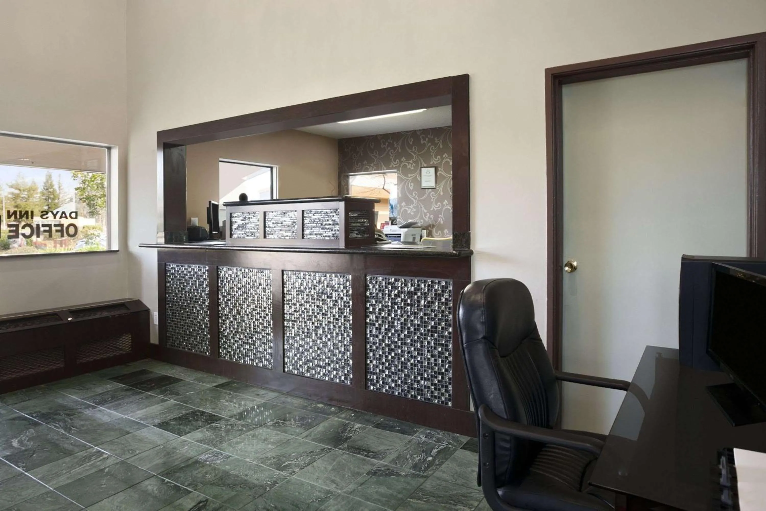 Lobby or reception in Days Inn by Wyndham Rocklin/Sacramento